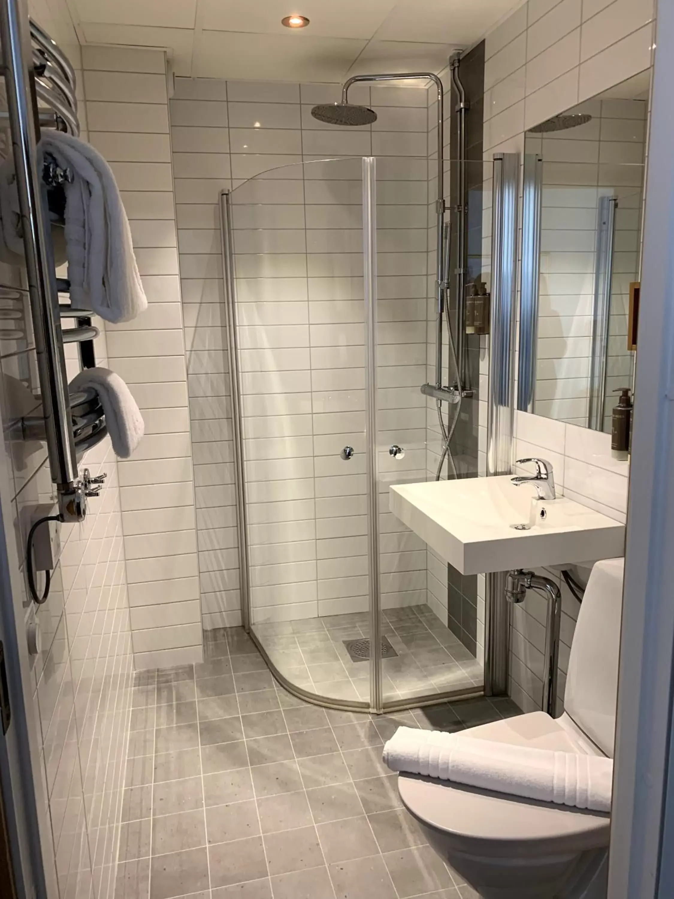 Shower, Bathroom in Näsby Slott