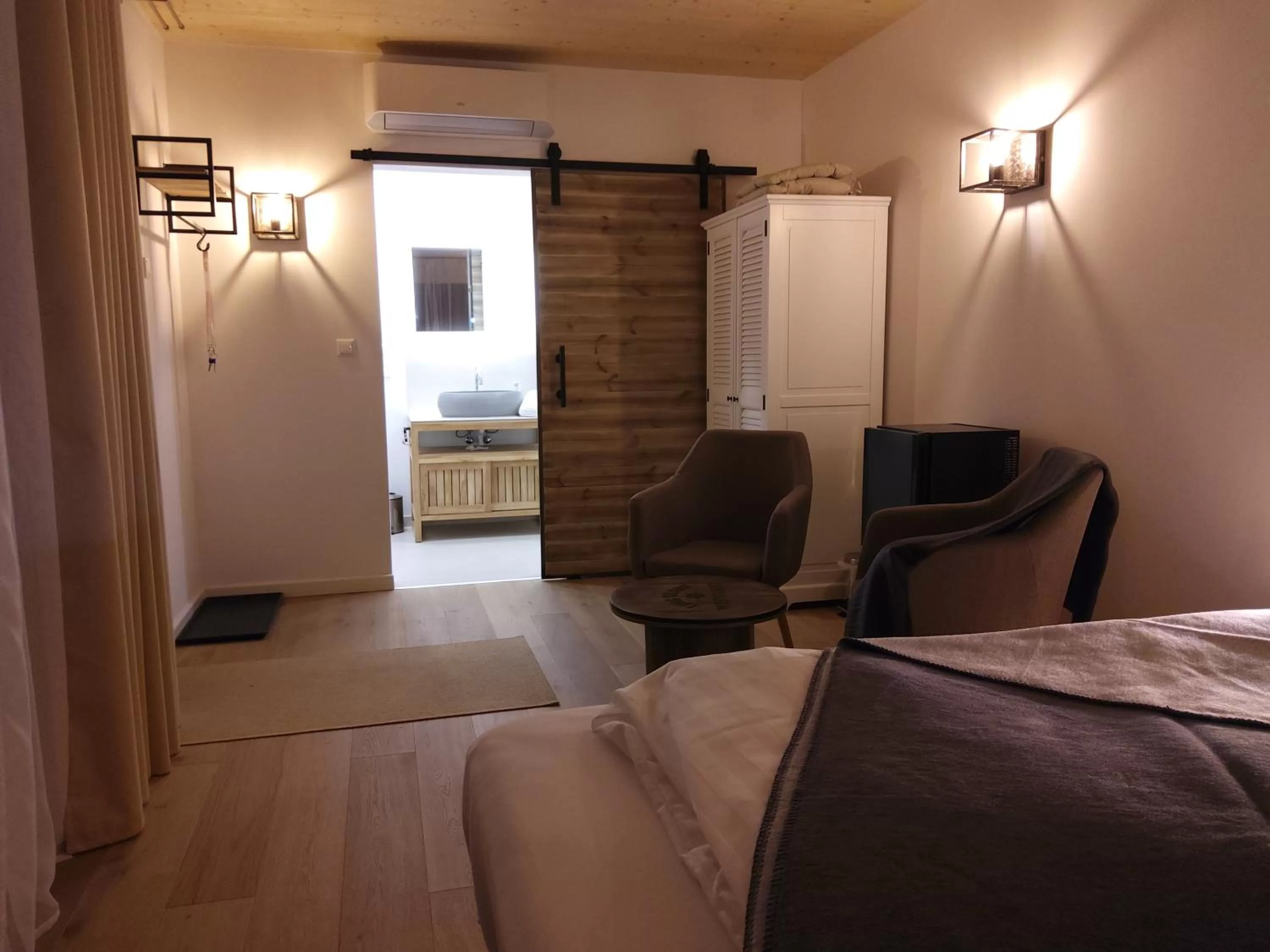 Seating Area in Zimmerei - Landgasthaus Karlo