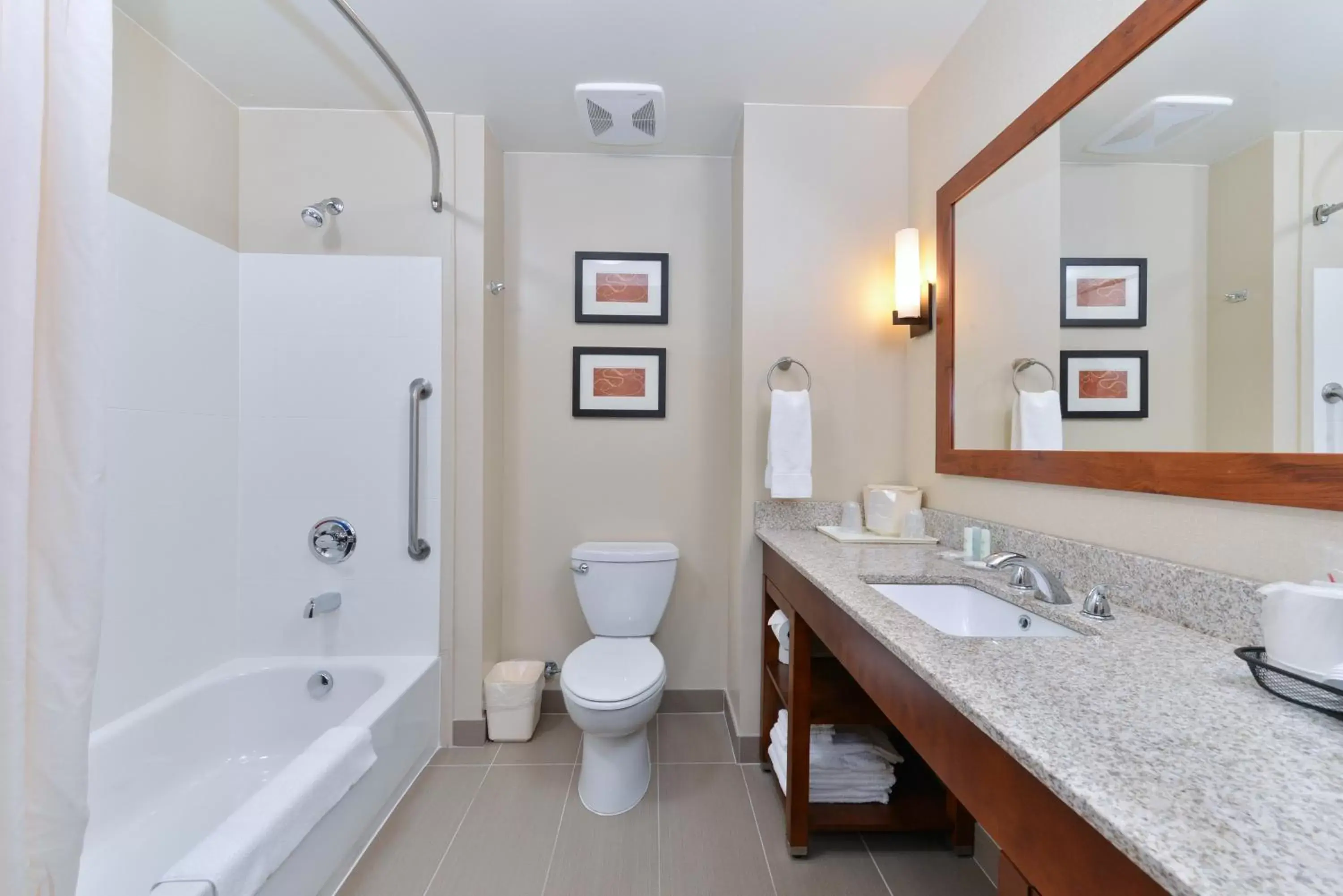 Toilet, Bathroom in Comfort Suites Redding - Shasta Lake