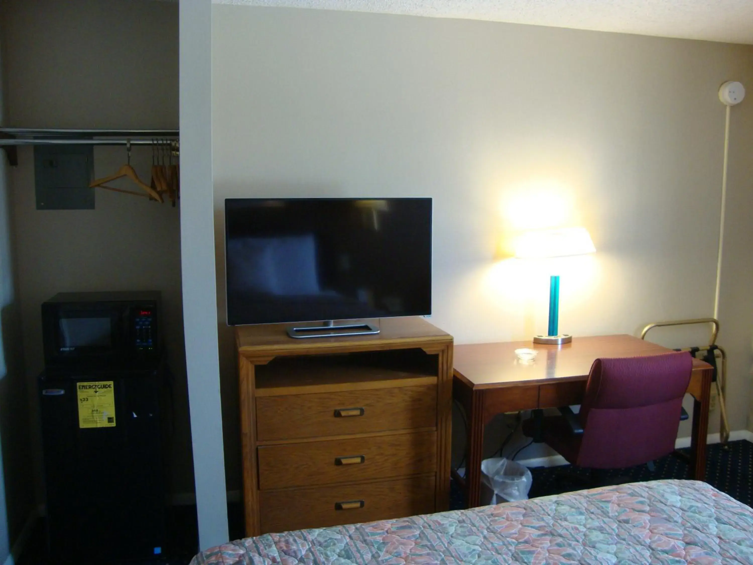 TV/Entertainment Center in Brooks Motel