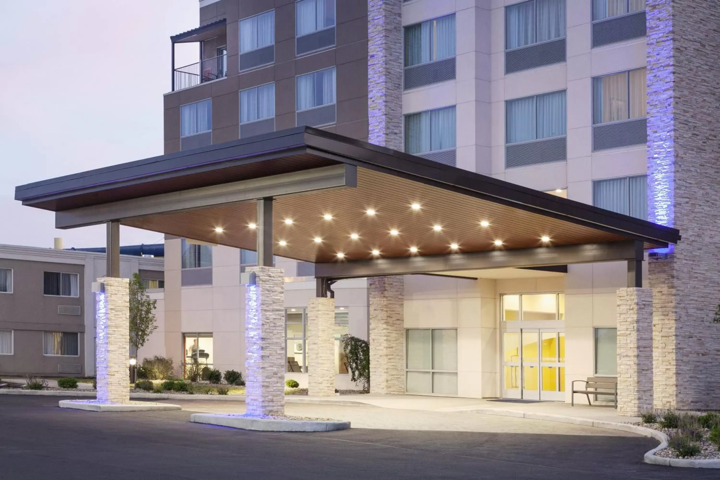 Property Building in Holiday Inn Express & Suites Sandusky, an IHG Hotel