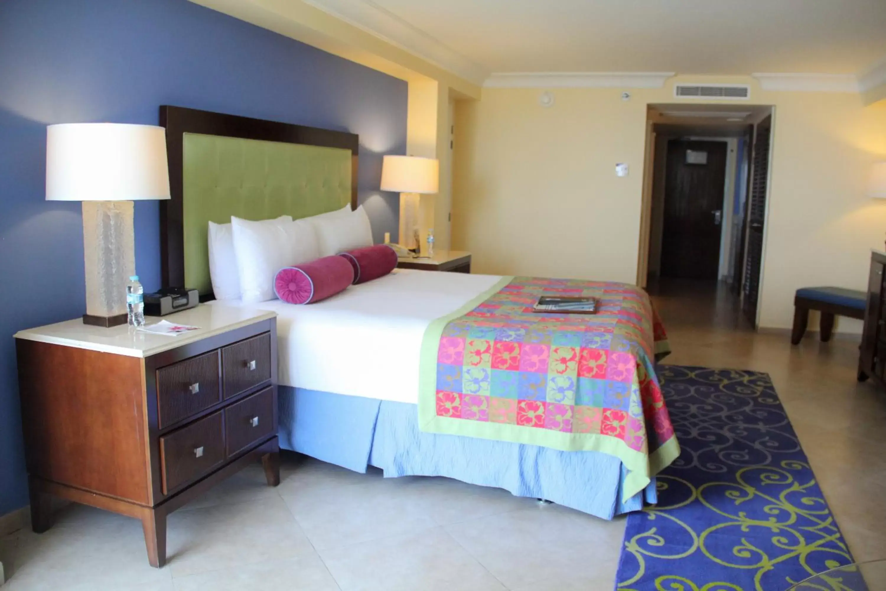 Photo of the whole room, Bed in Princess Mundo Imperial Riviera Diamante Acapulco
