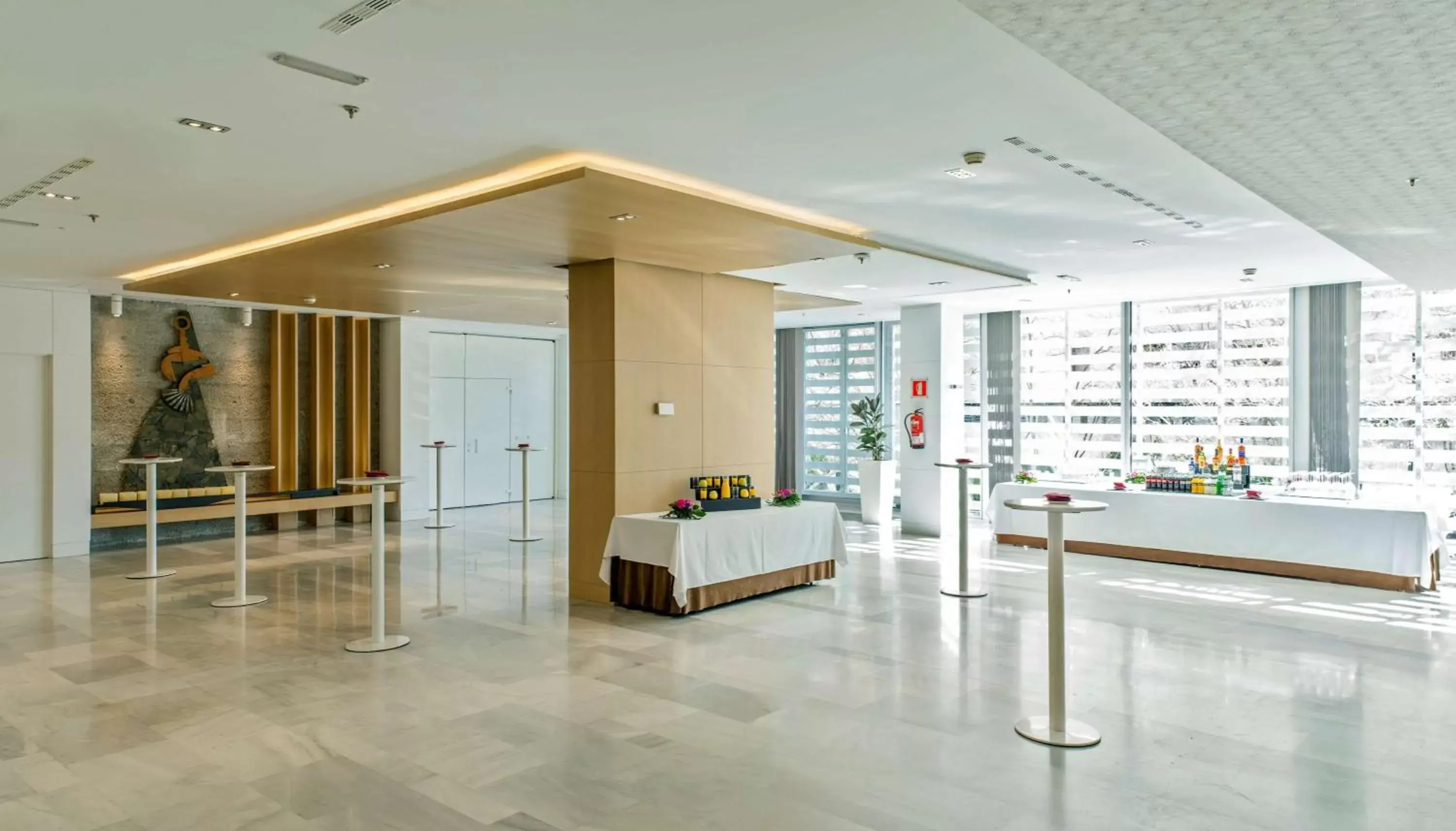 Meeting/conference room, Lobby/Reception in NH Collection Madrid Eurobuilding