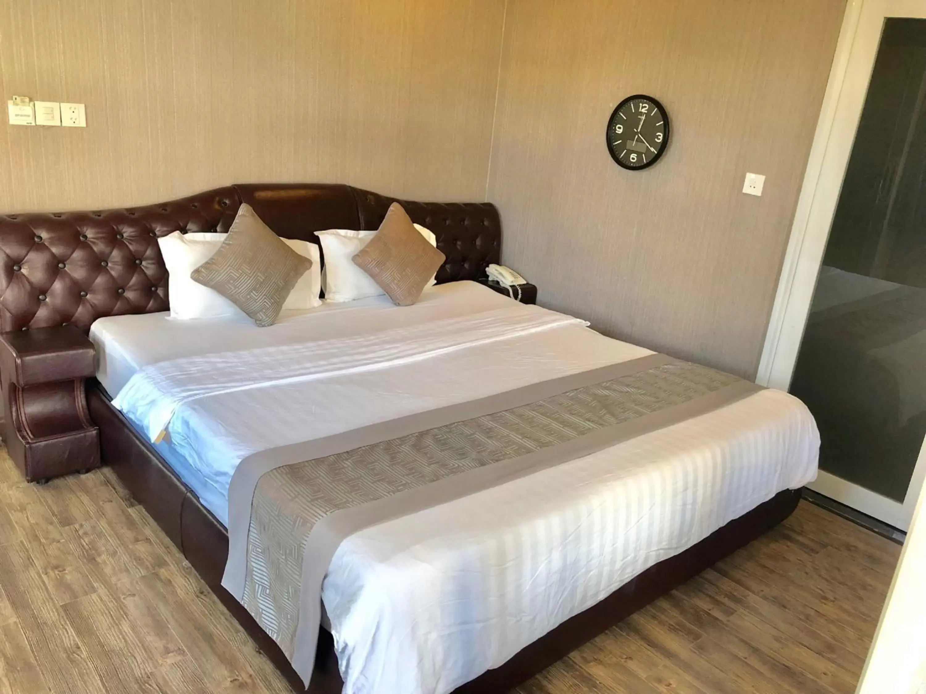 Bedroom, Bed in New Sun Hotel Bedroom, Bed in New Sun Hotel