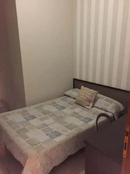 Double Room with Private Bathroom in Hotel Salus Double Room with Private Bathroom in Hotel Salus