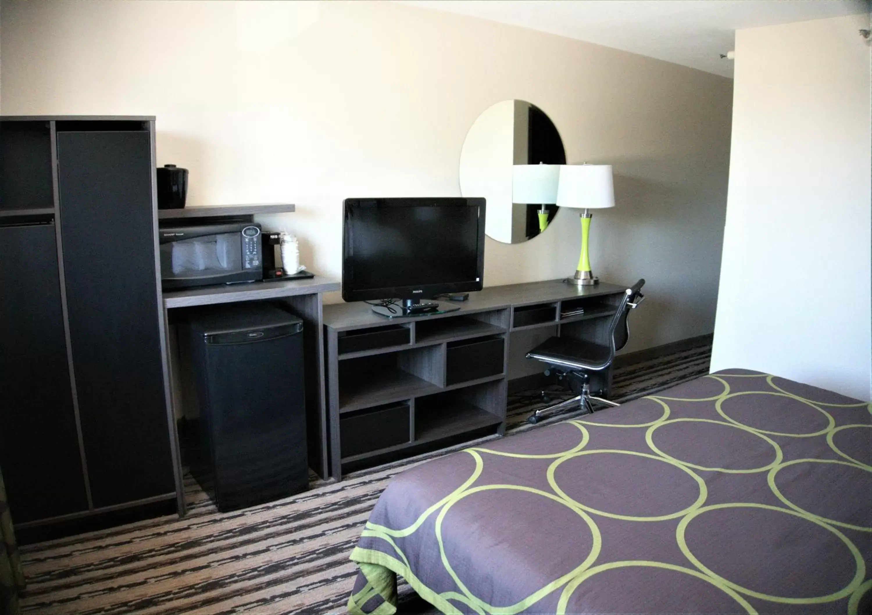Photo of the whole room, TV/Entertainment Center in Super 8 by Wyndham Spirit Lake/Okoboji