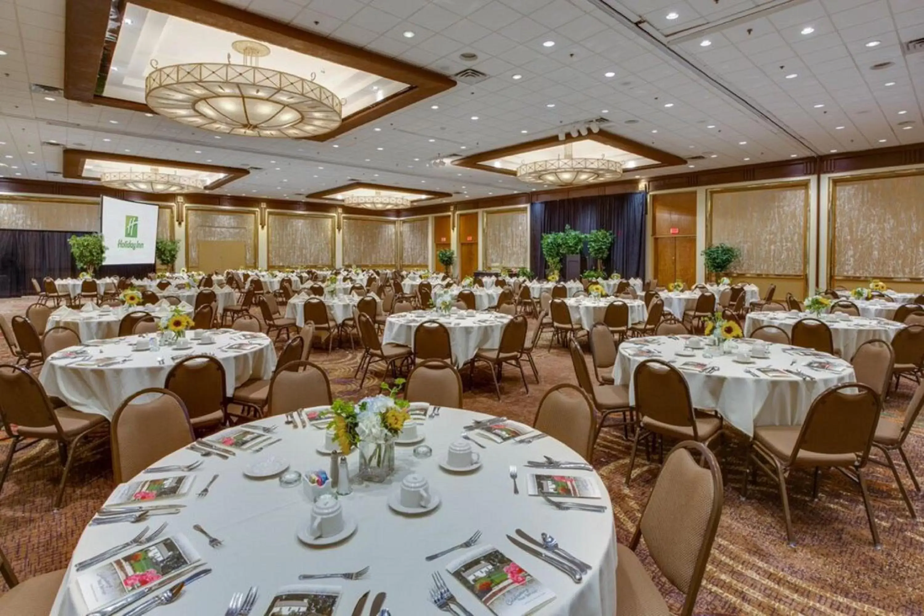 Banquet/Function facilities, Restaurant/Places to Eat in Holiday Inn - Executive Center-Columbia Mall, an IHG Hotel