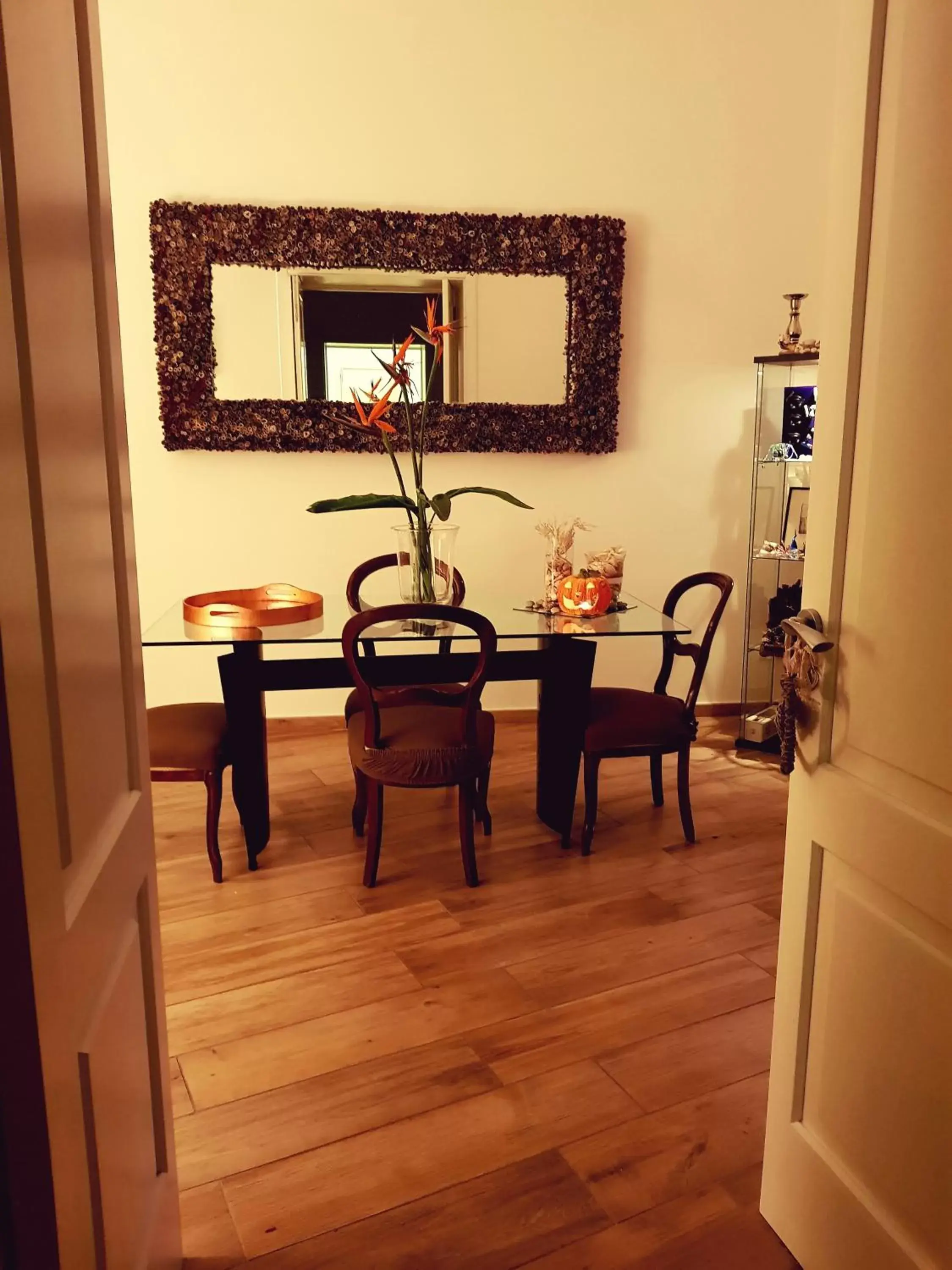 Communal lounge/ TV room, Dining Area in Lo Specchio dei Papiri