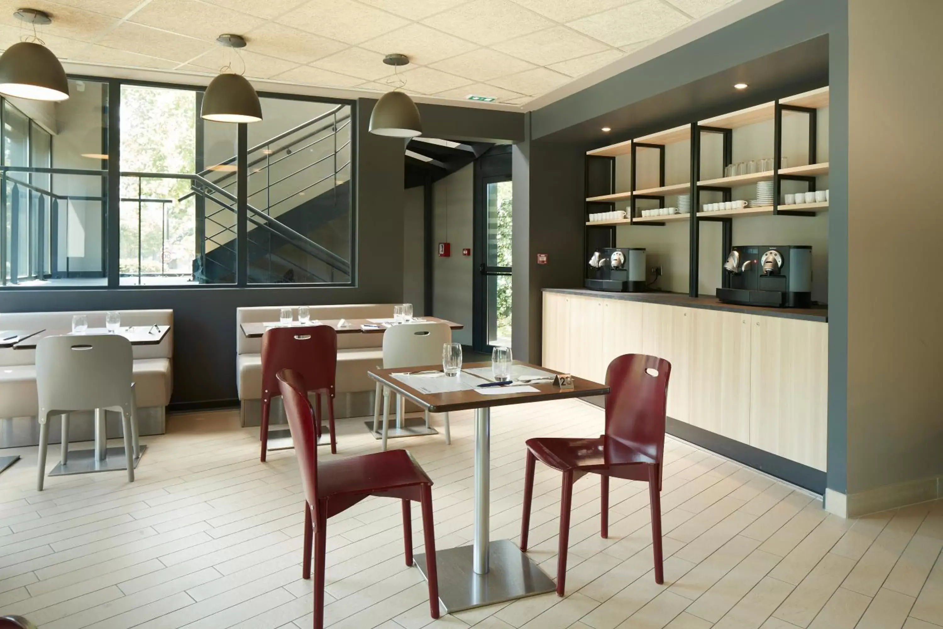 Restaurant/Places to Eat in Campanile Nantes Centre - Saint Jacques