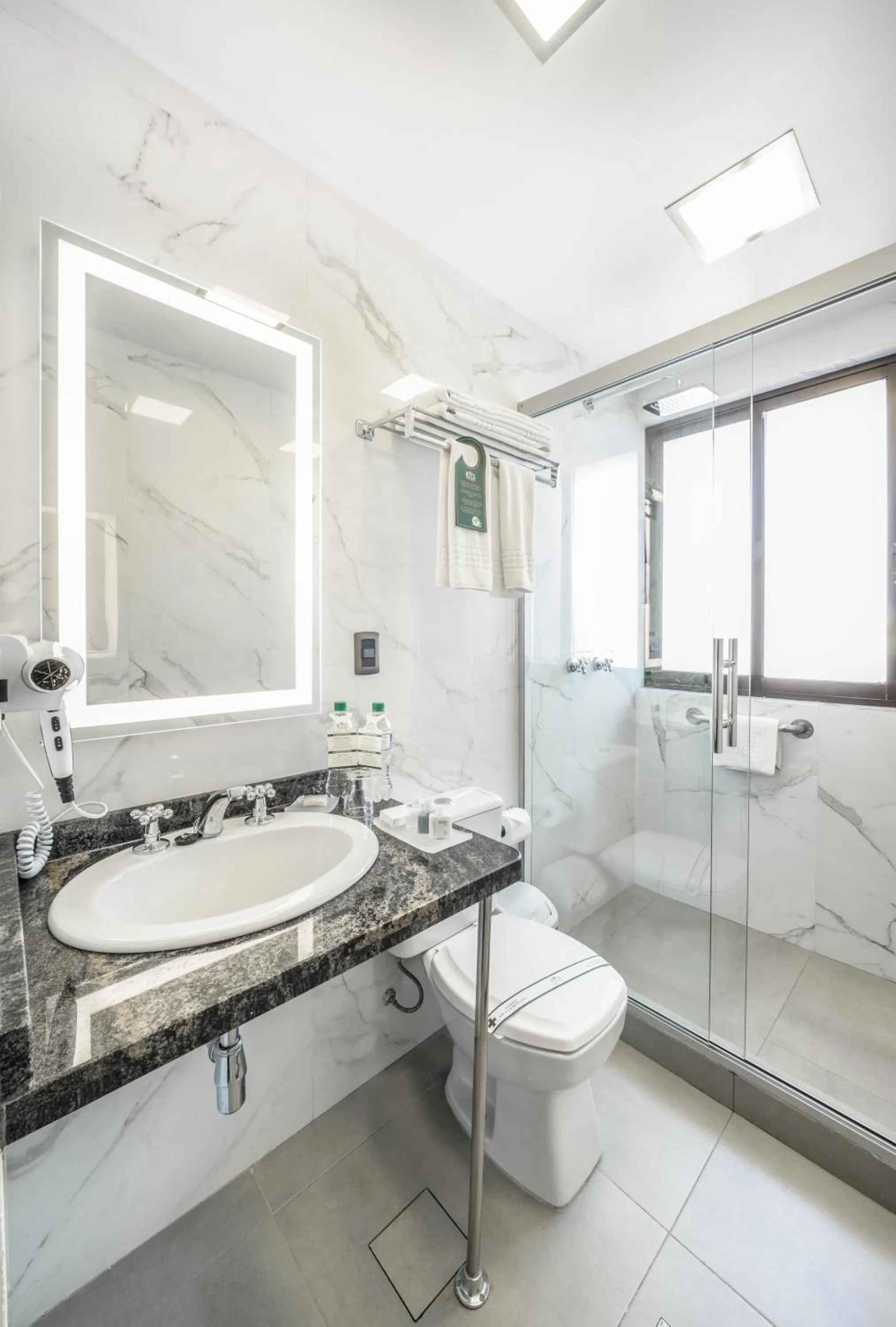 Toilet in Ritz Apart Hotel