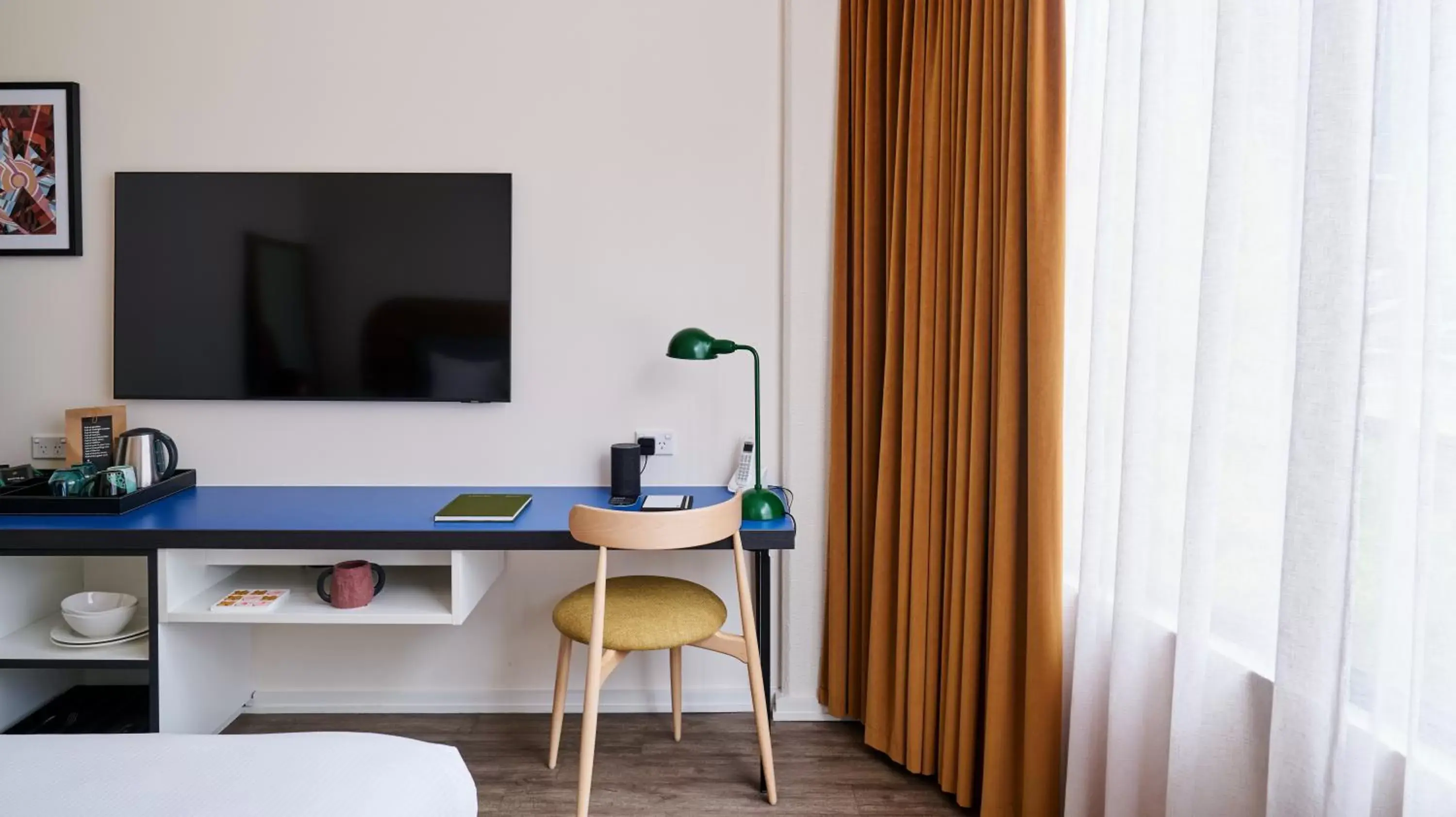 Seating area, TV/Entertainment Center in Laneways by Ovolo