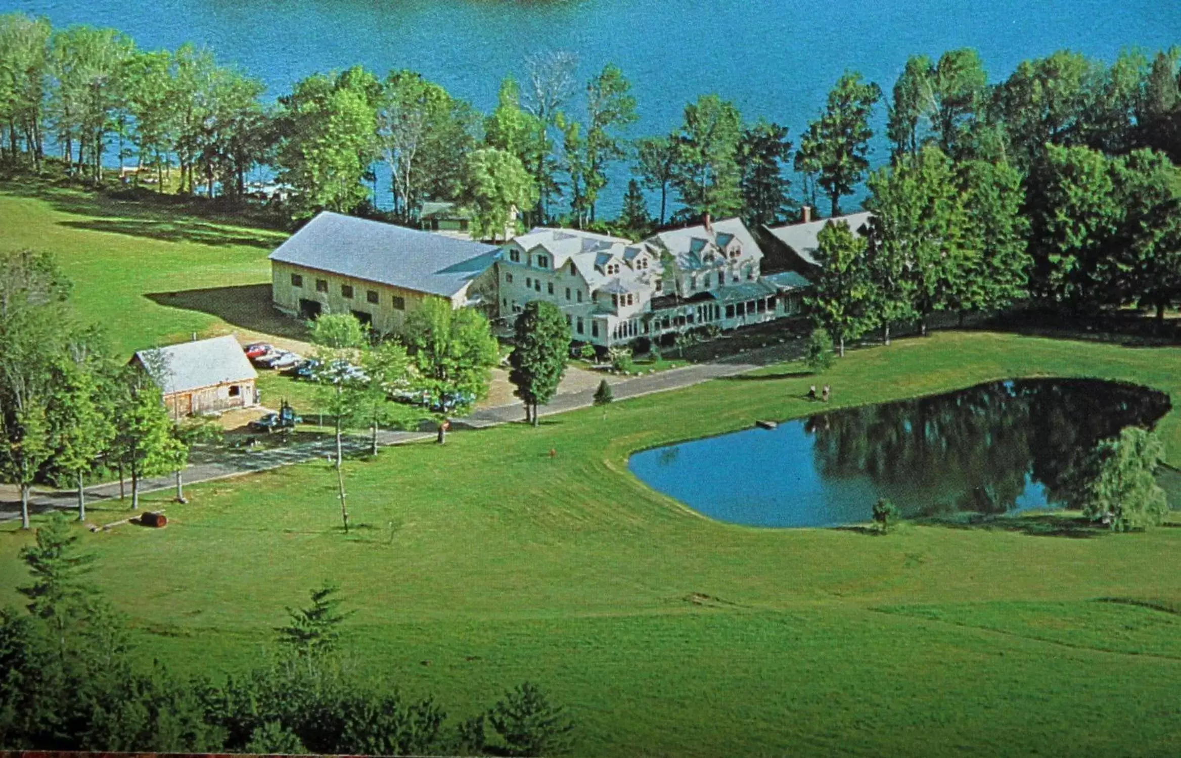 Bird's-eye View in Lake Shore Farm Inn