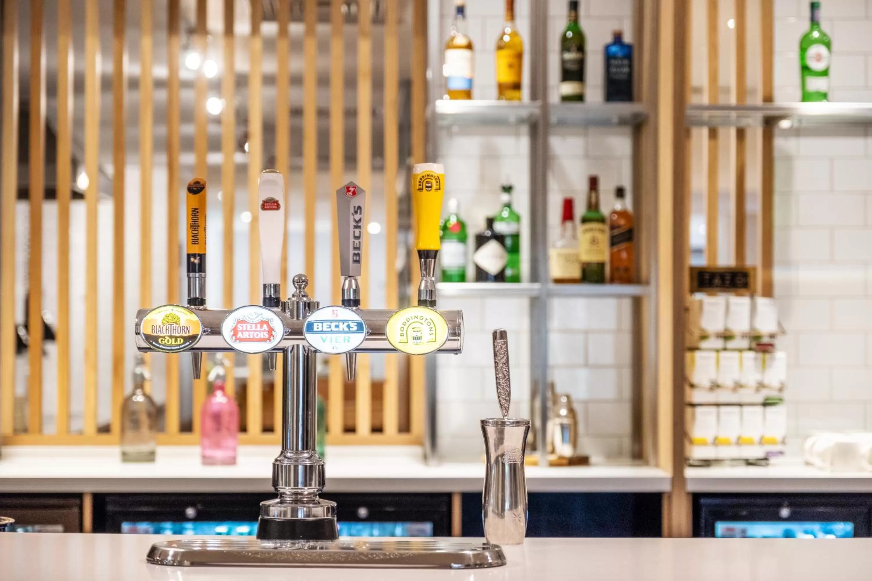 Lounge or bar in Holiday Inn Leicester City by IHG