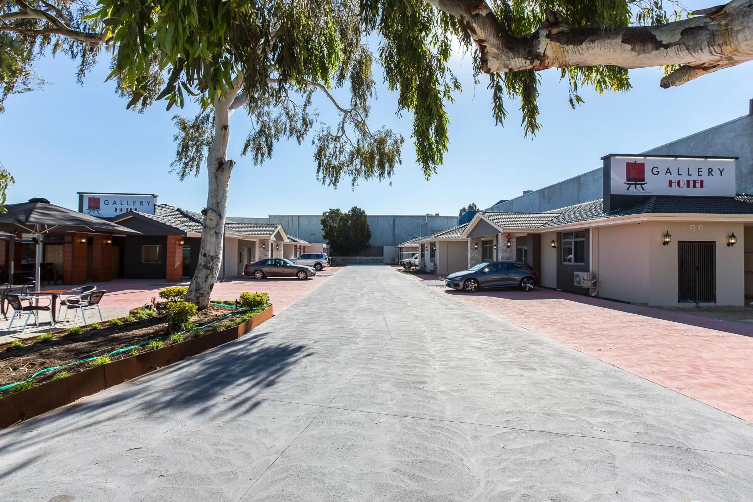 Facade/entrance in Gallery Hotel