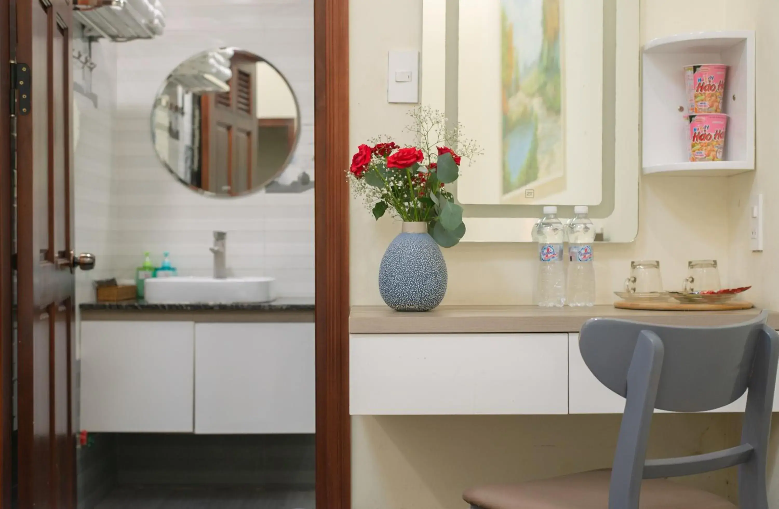 oven, Bathroom in Tasme Hotel