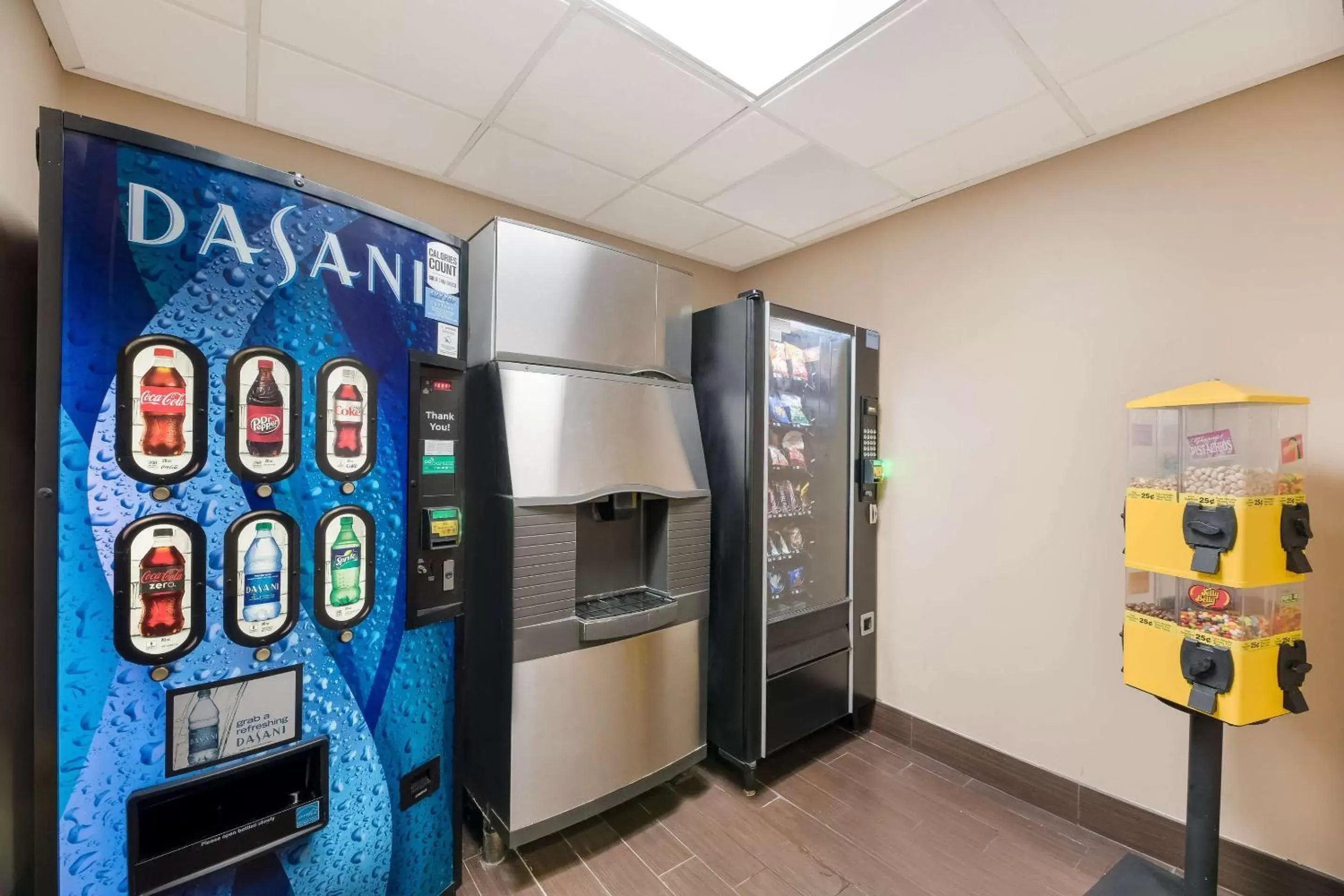 vending machine, Supermarket/Shops in Comfort Inn & Suites Las Vegas - Nellis