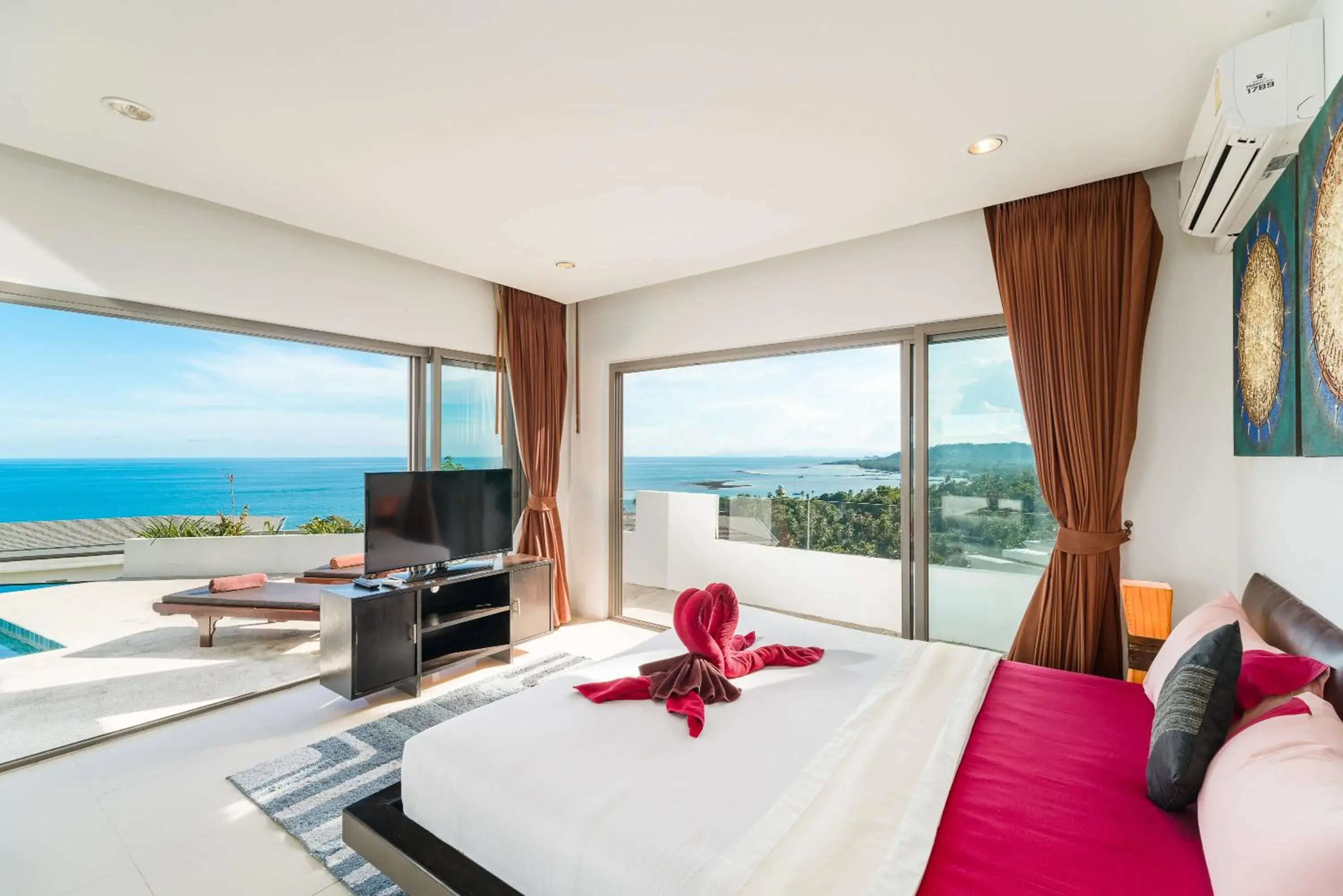 Photo of the whole room, Sea View in Tropical Sea View Residence