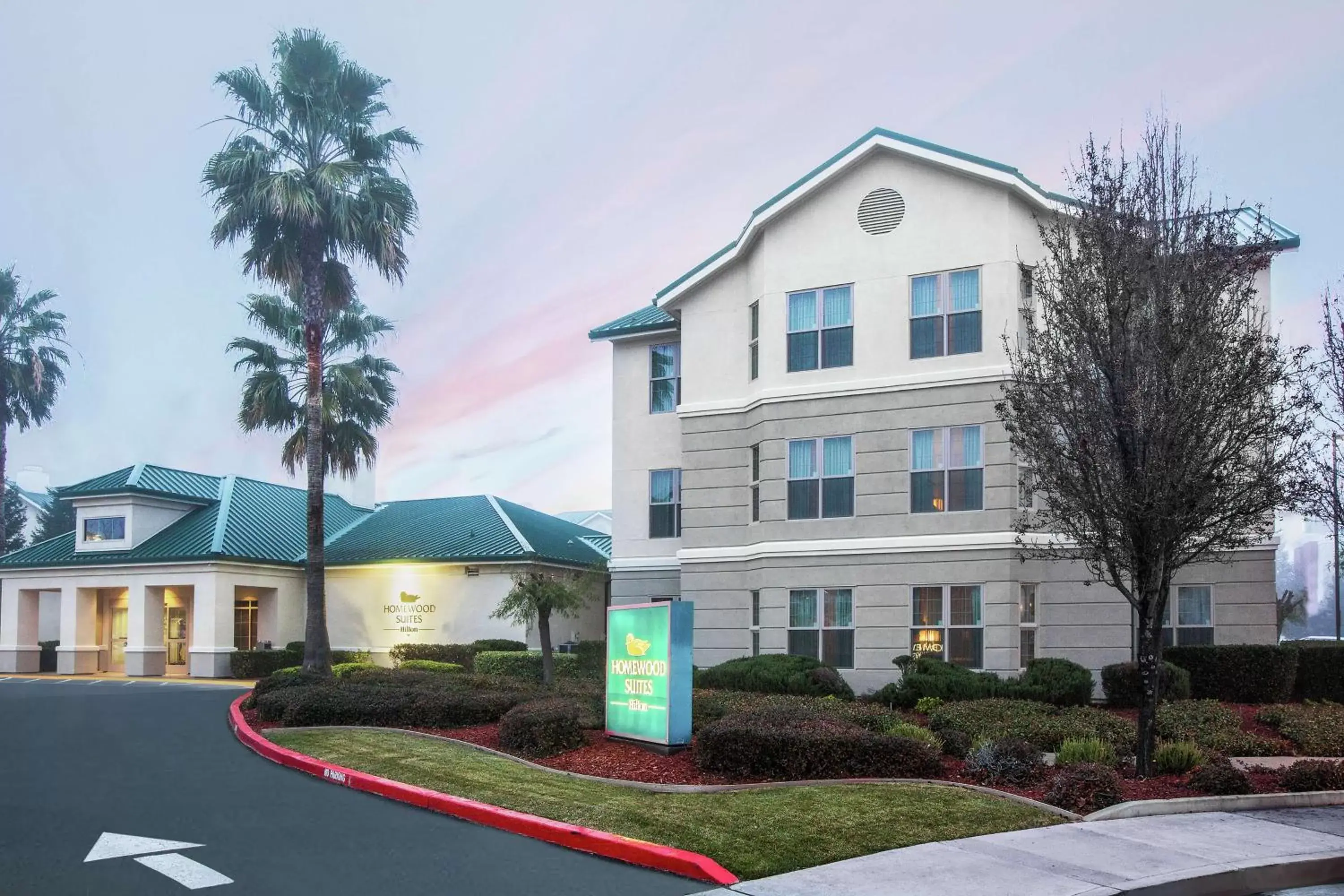 Property building in Homewood Suites by Hilton Sacramento Airport-Natomas Property building in Homewood Suites by Hilton Sacramento Airport-Natomas