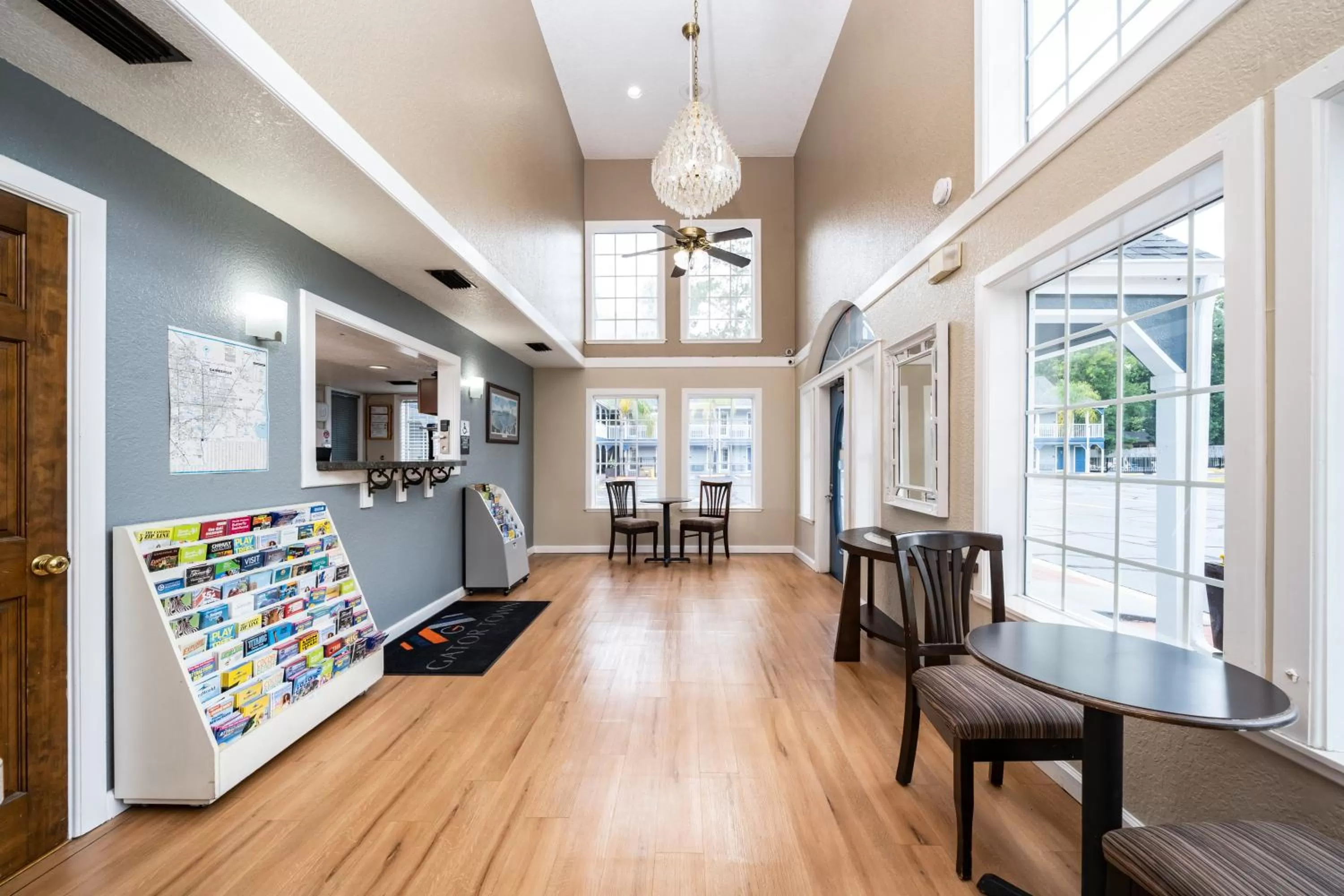 Lobby or reception in GatorTown Inn