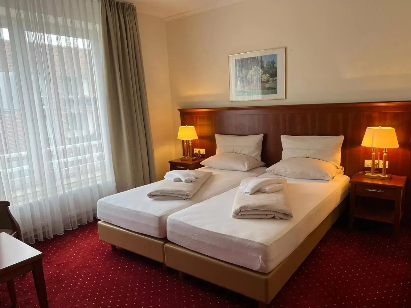 Standard Double Room in Hotel Hanseatischer Hof Standard Double Room in Hotel Hanseatischer Hof