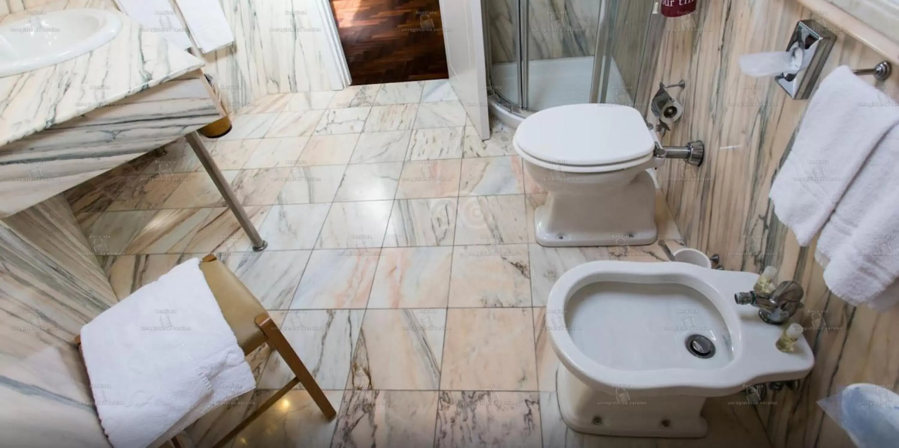 Shower, Bathroom in Hotel Villa del Bosco