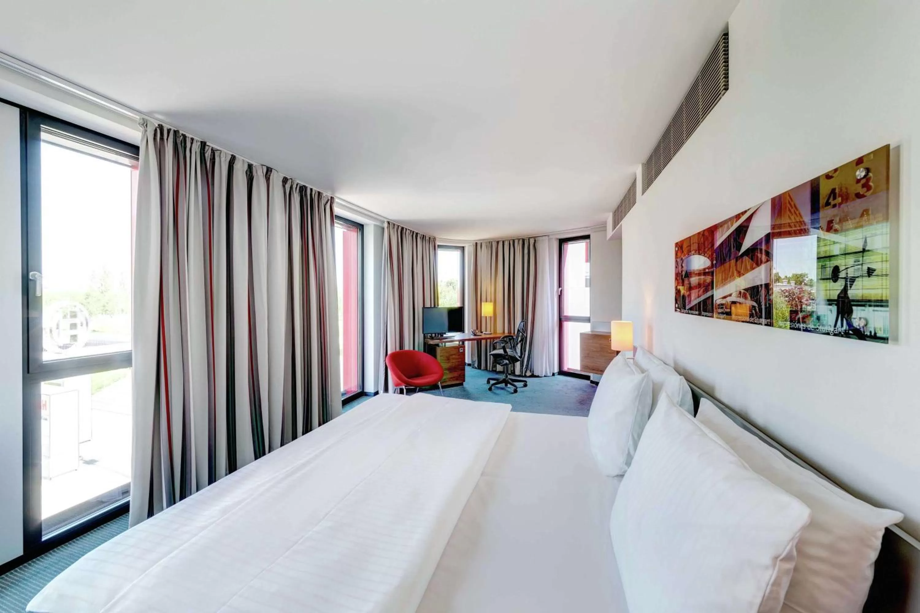 Bedroom, Bed in Hilton Garden Inn Stuttgart NeckarPark