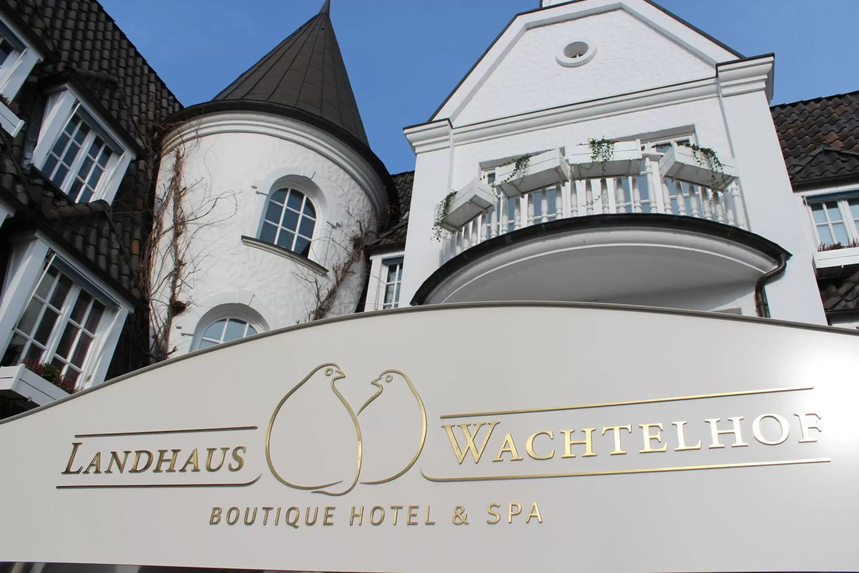 Facade/entrance, Property Building in Hotel Landhaus Wachtelhof