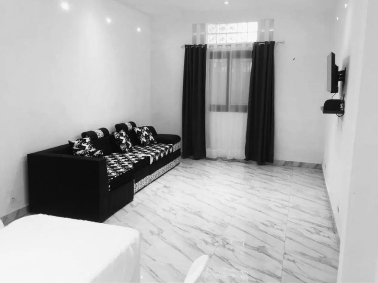 TV and multimedia, Bed in Le Majestic Toamasina Hotel