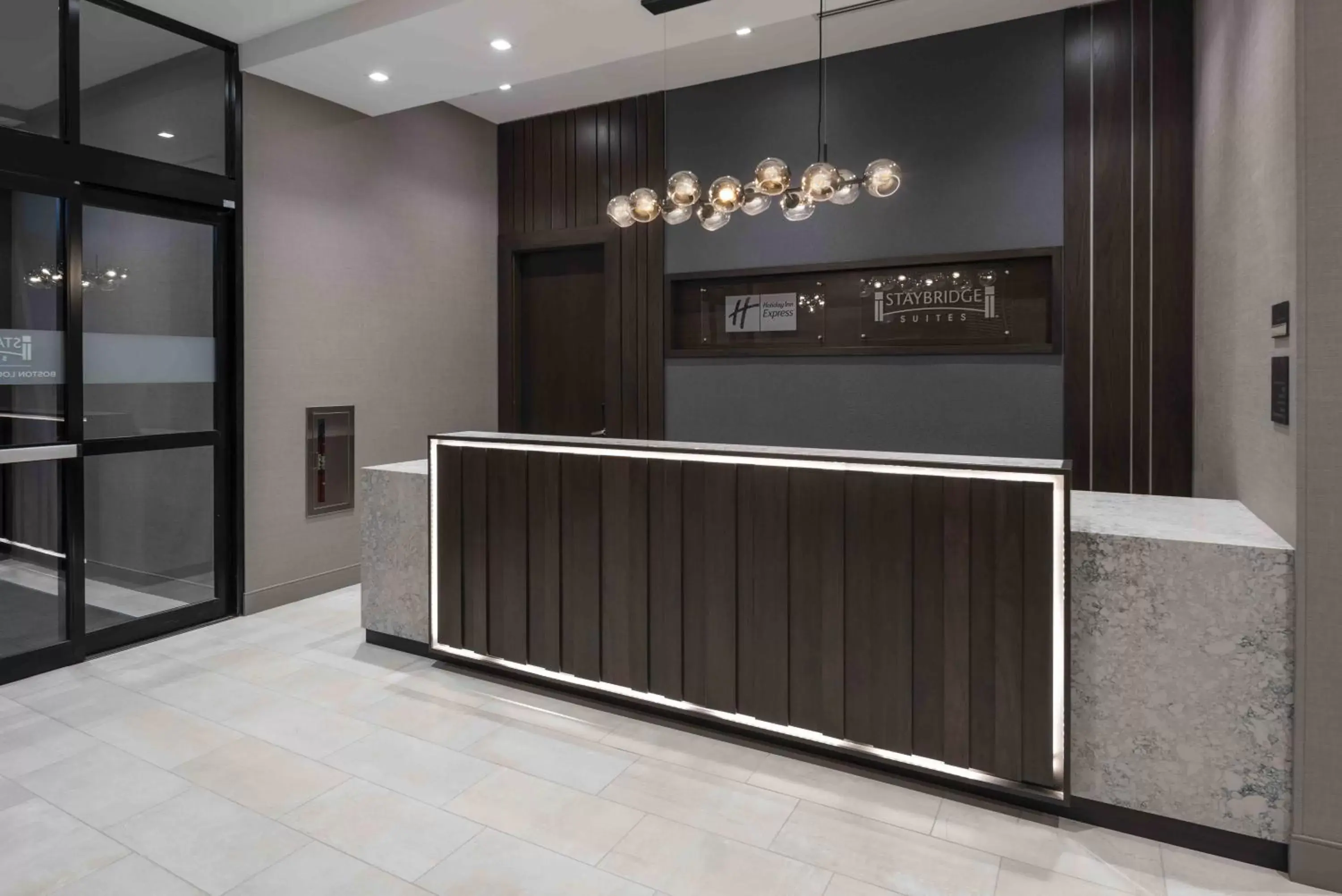 Lobby or reception, Lobby/Reception in Holiday Inn Express - Boston Logan Airport - Revere, an IHG Hotel