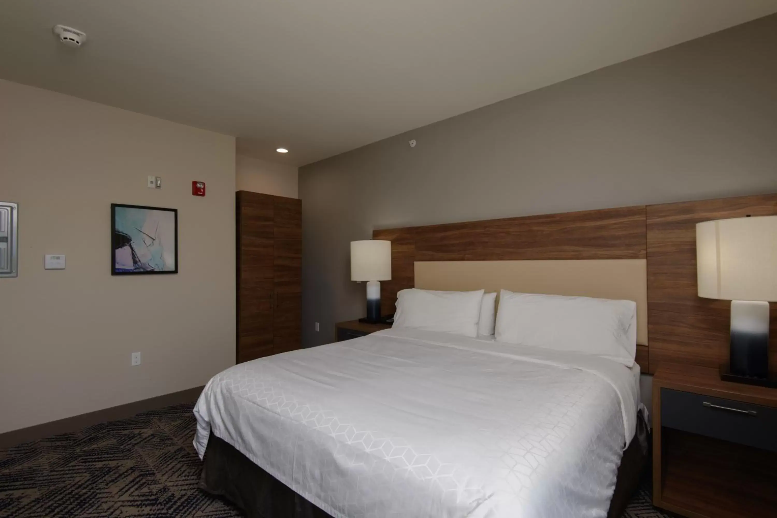 Photo of the whole room, Bed in Candlewood Suites - Corpus Christi - Portland, an IHG Hotel