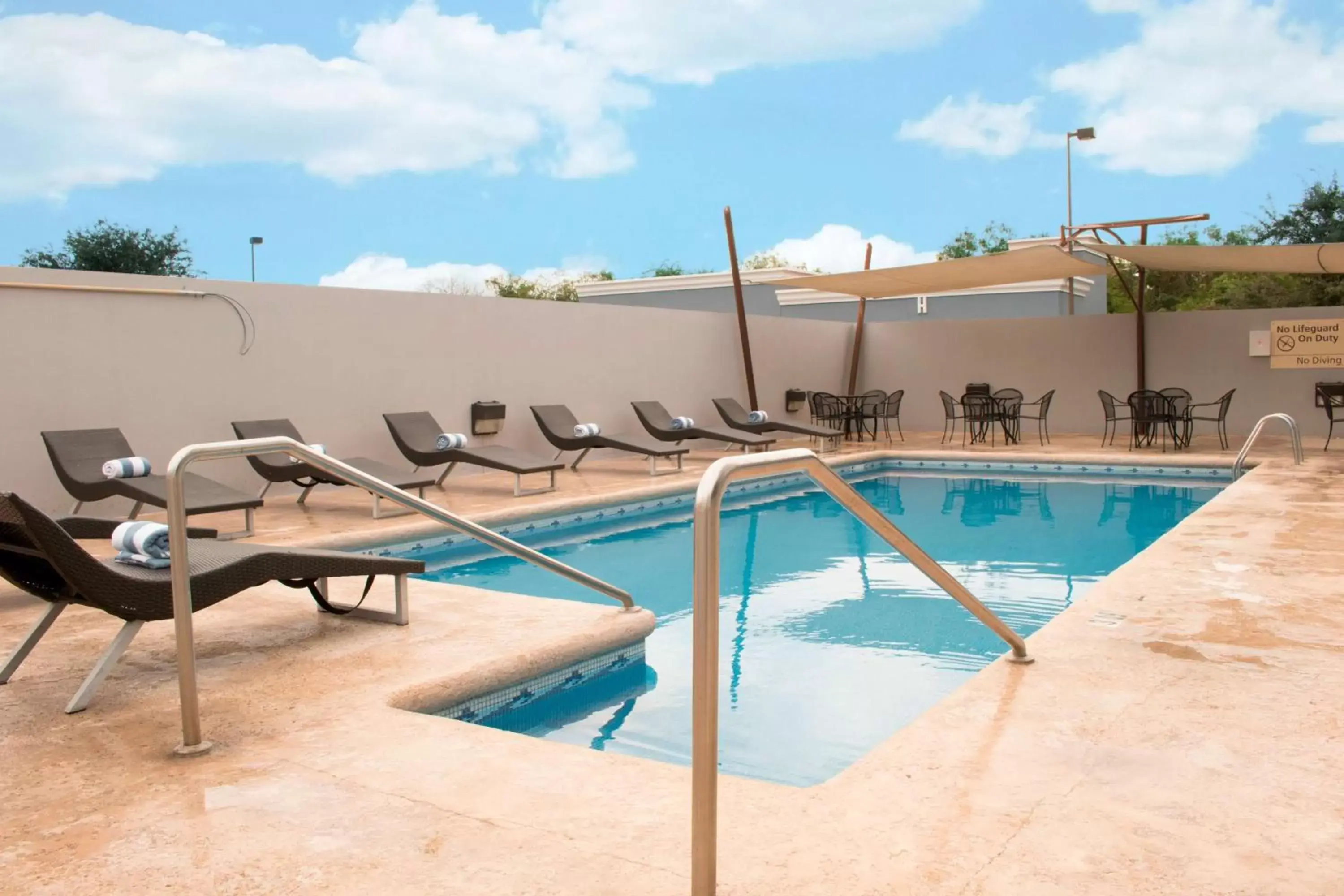 Pool view, Swimming Pool in Hampton Inn by Hilton Ciudad Victoria