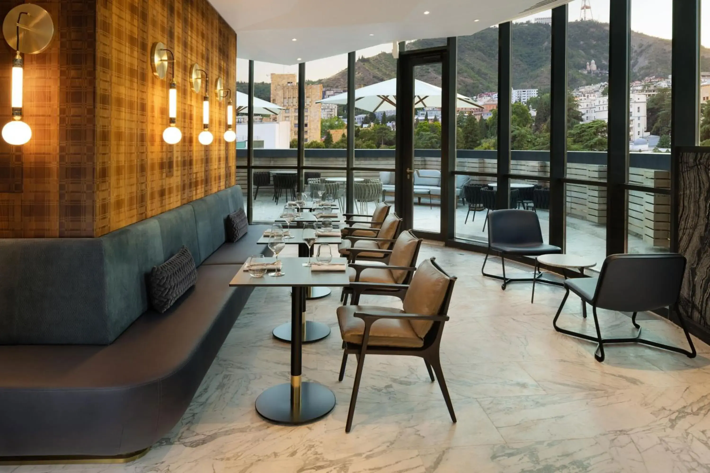 Lounge or bar in Paragraph Freedom Square, a Luxury Collection Hotel, Tbilisi