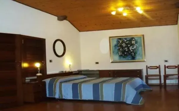 Double Room with Shared Bathroom in Rosa Dei Venti Double Room with Shared Bathroom in Rosa Dei Venti