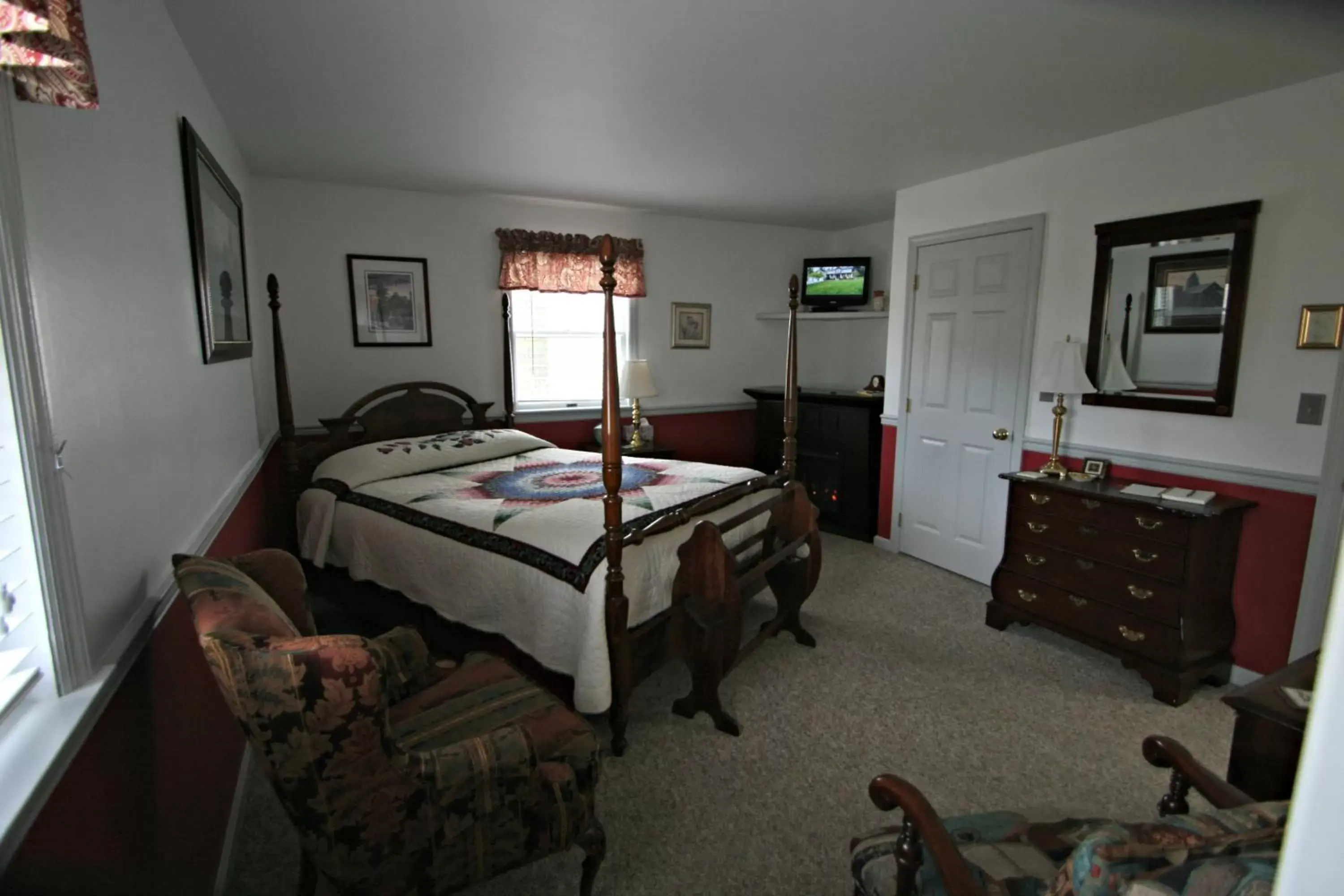 Photo of the whole room, Bed in Carriage Corner Bed & Breakfast