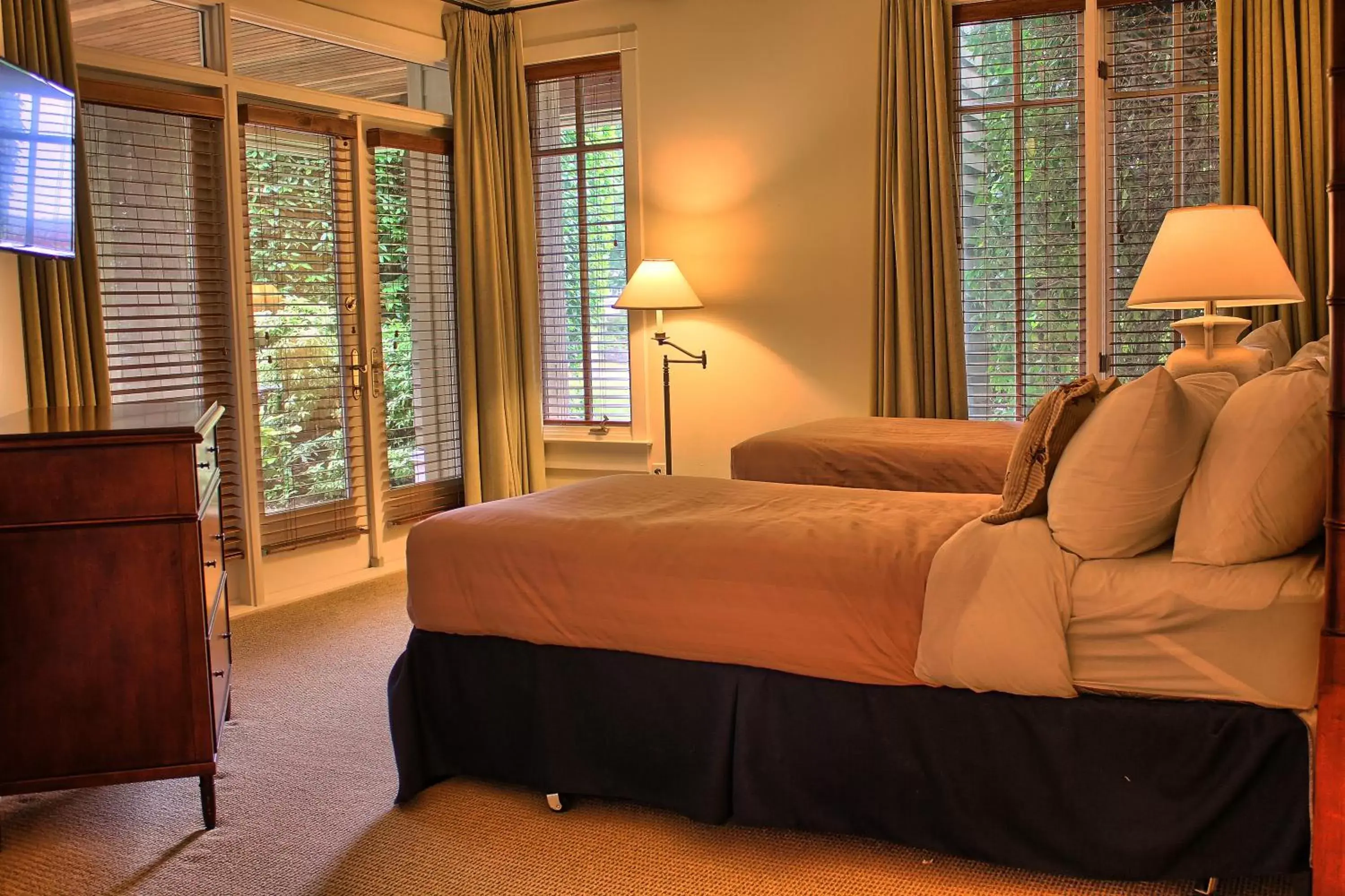 Bedroom, Bed in Poets Cove Resort & Spa