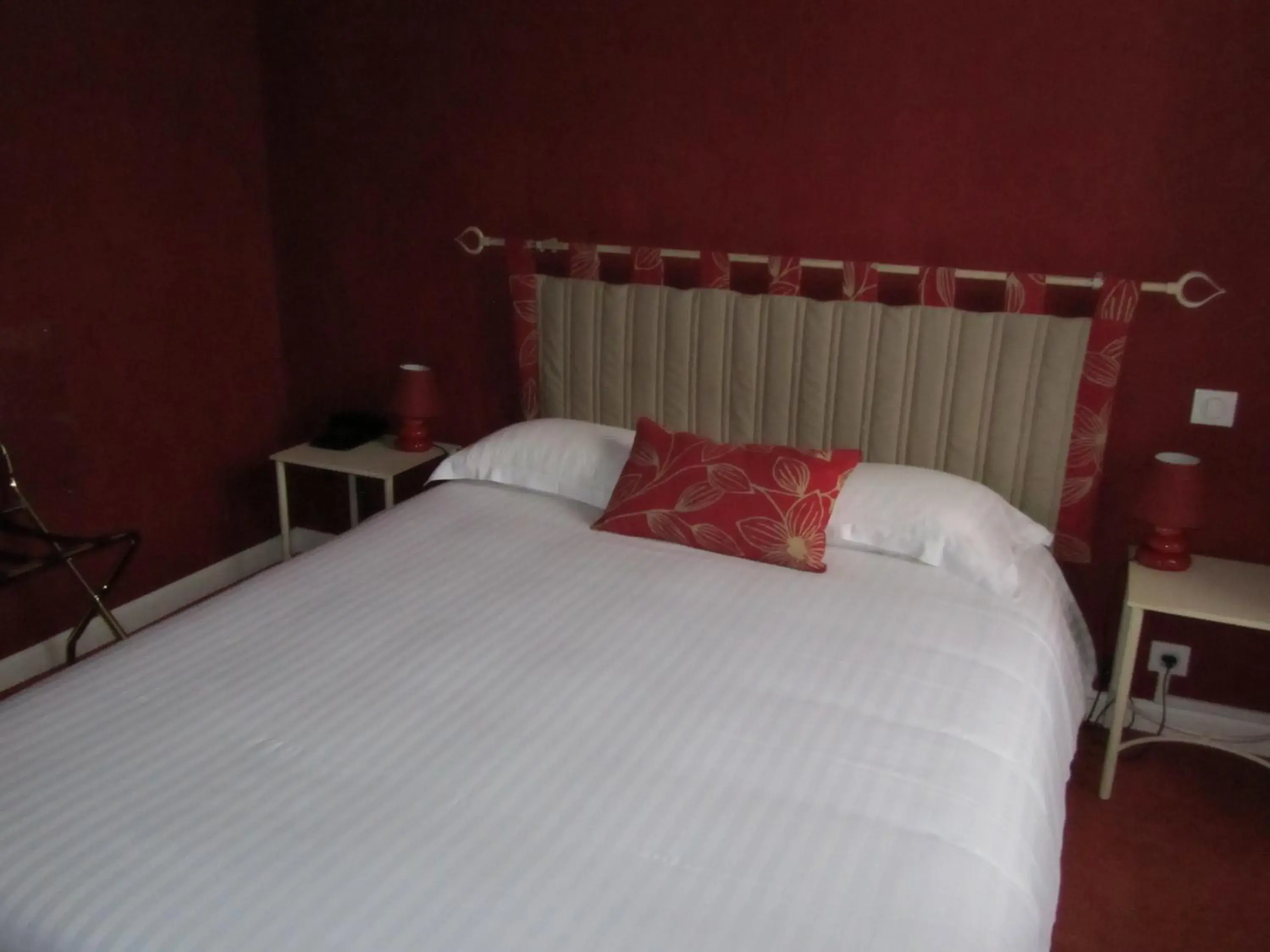 Street view, Bed in Logis La Thomasse