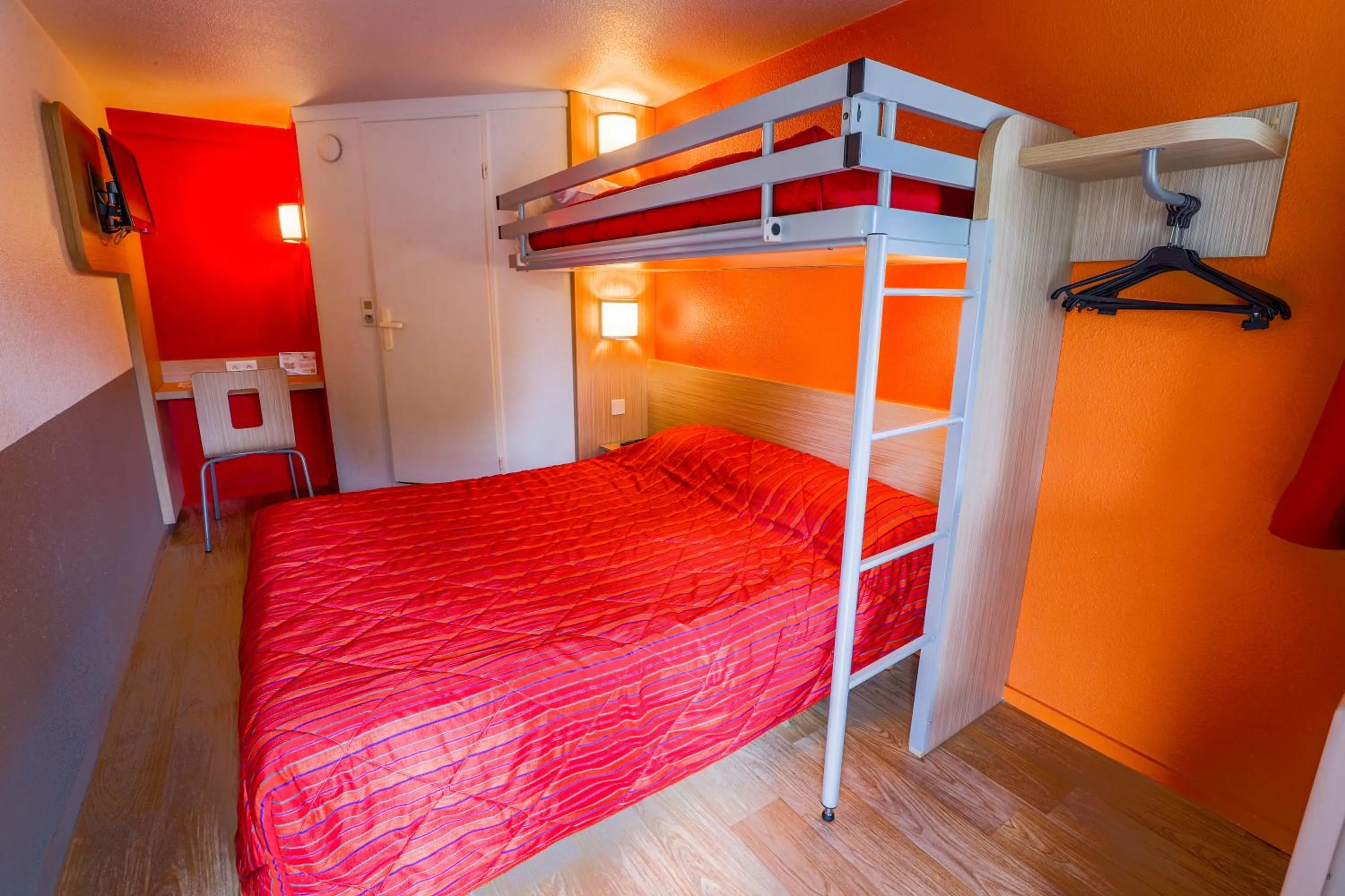 bunk bed, Bed in Premiere Classe St Quentin