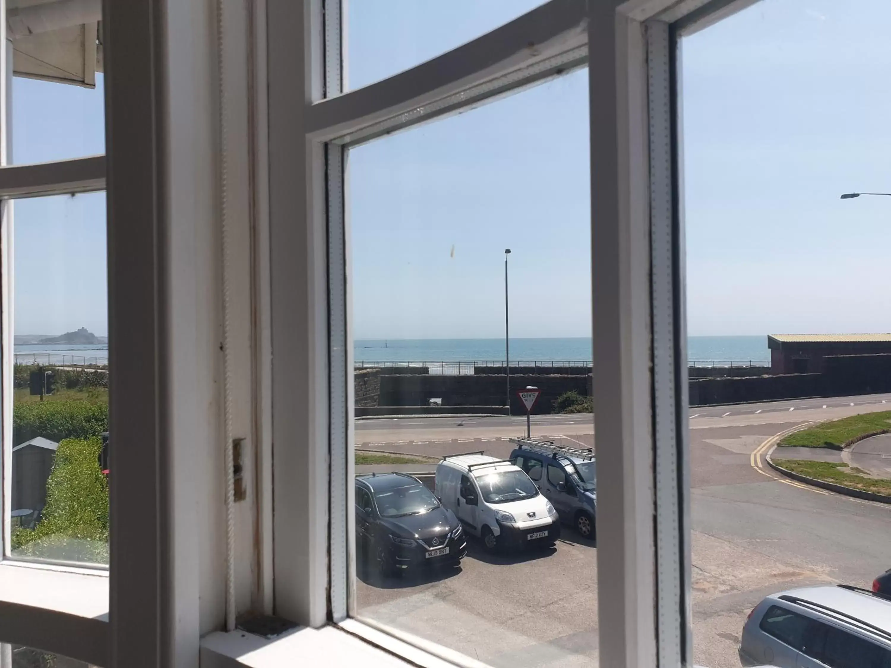 Double Room with Side Sea View En Suite - single occupancy in Bay Lodge Double Room with Side Sea View En Suite - single occupancy in Bay Lodge