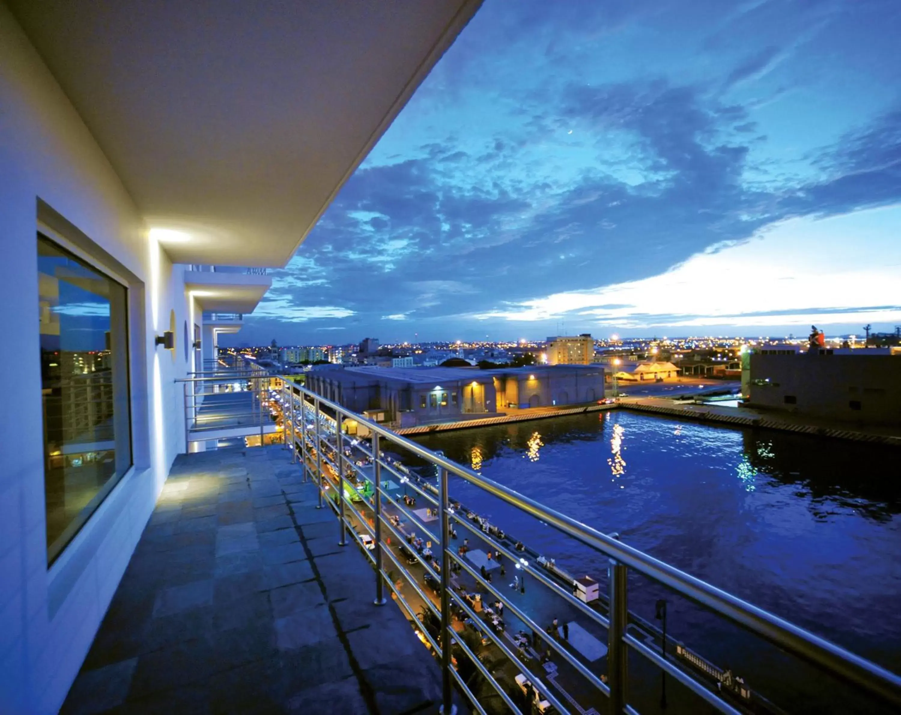 Landmark view, Balcony/Terrace in Emporio Veracruz