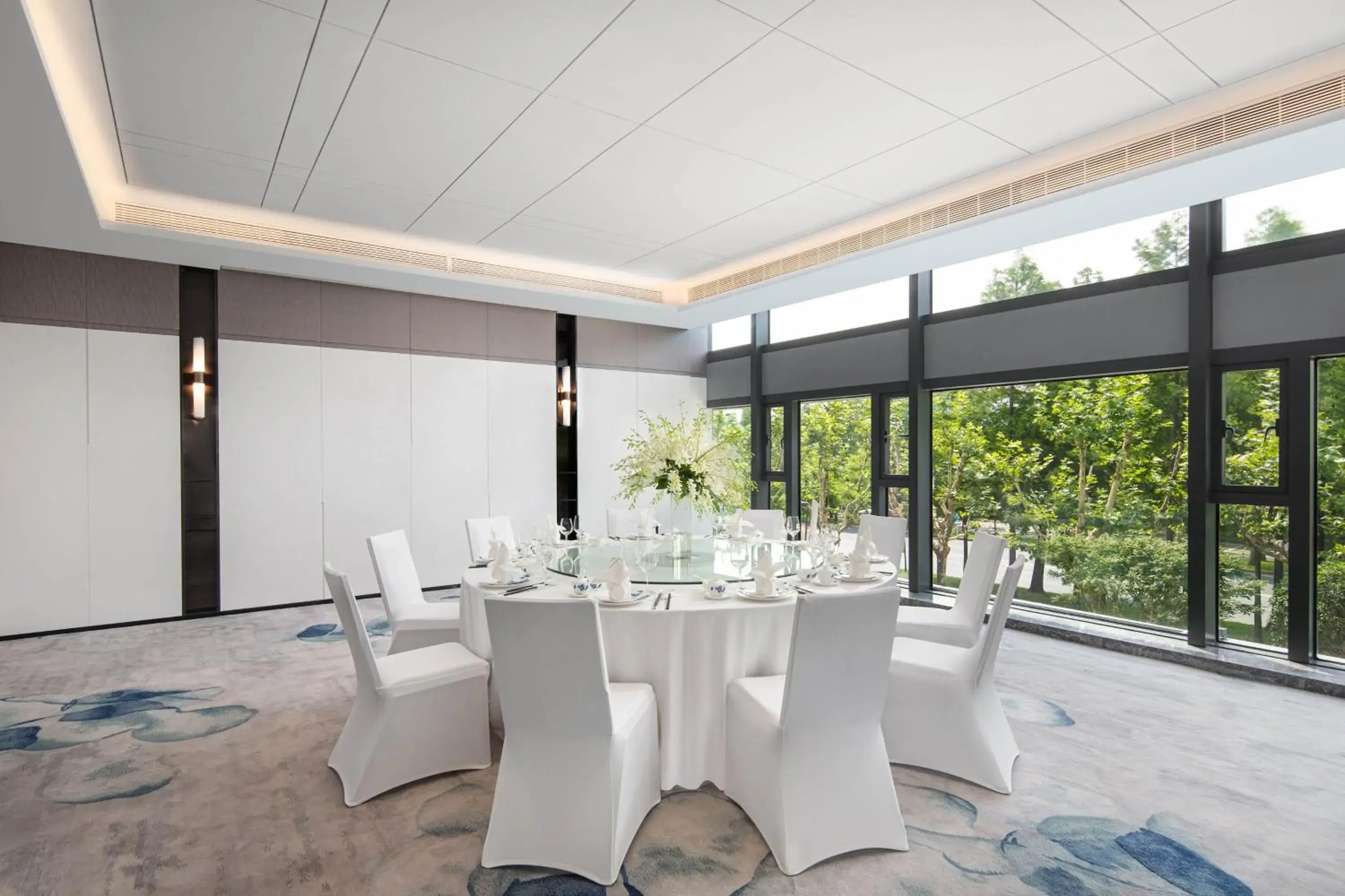Meeting/conference room, Restaurant/Places to Eat in Four Points by Sheraton Shanghai Jiading