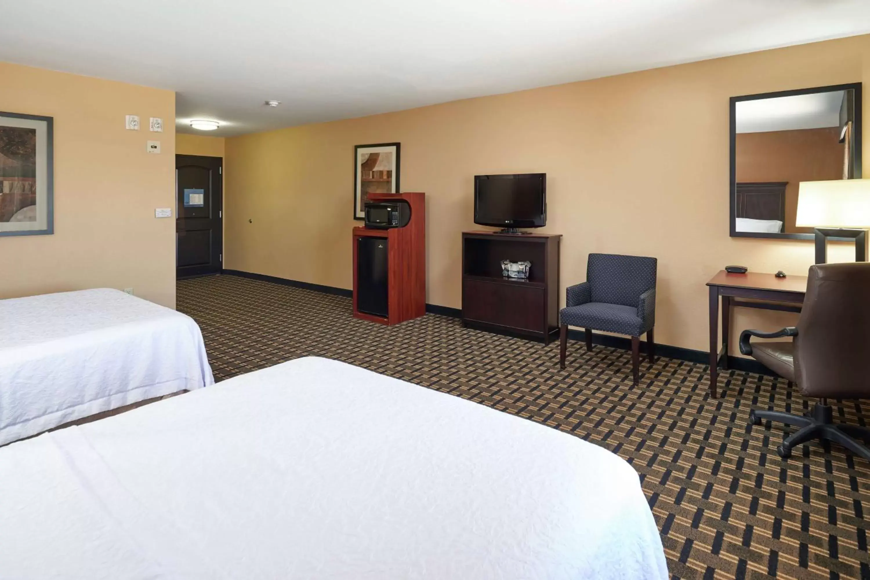 Bedroom, Bed in Hampton Inn Sweetwater