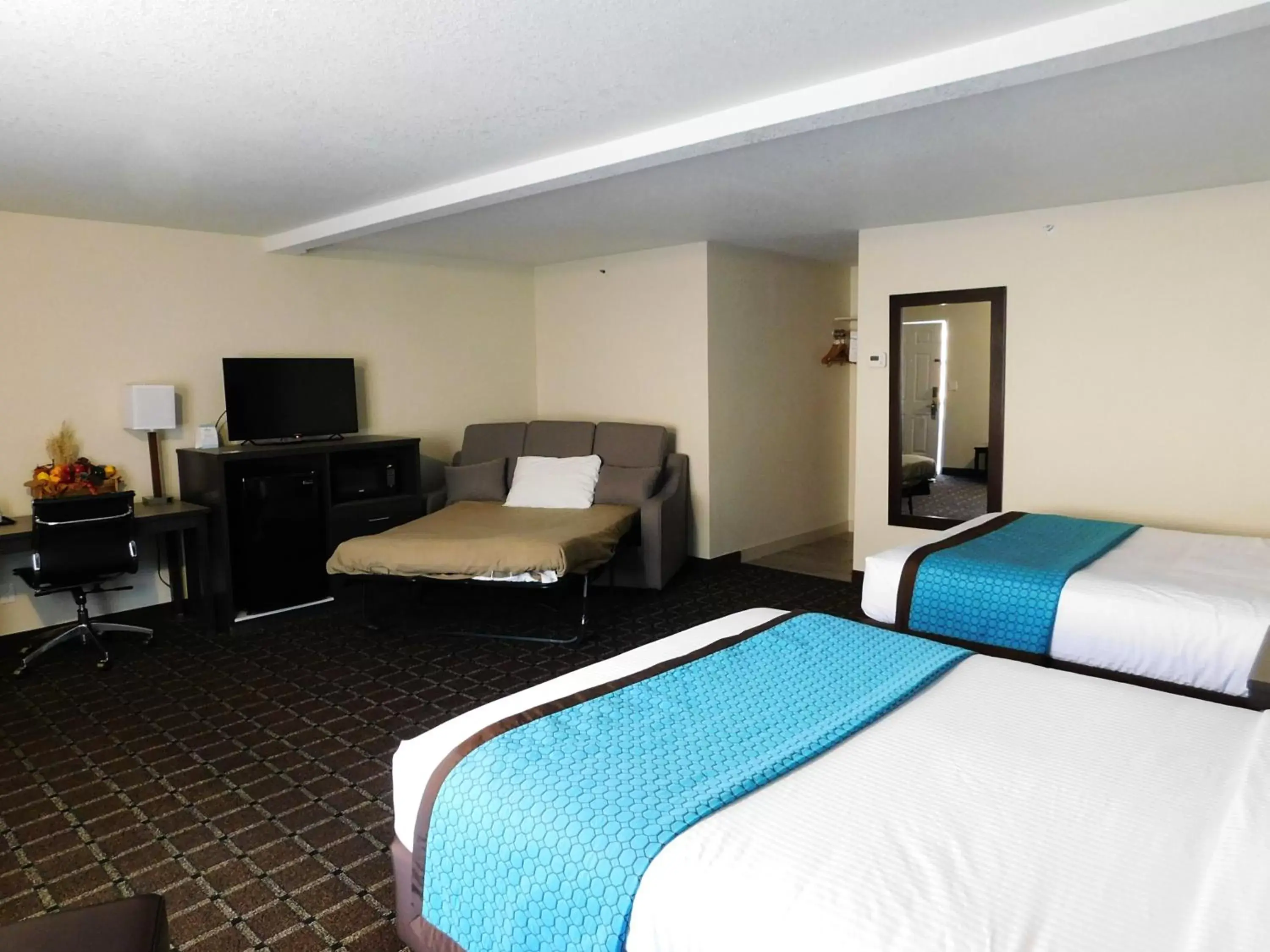 TV/Entertainment Center in Travelodge by Wyndham Angels Camp CA