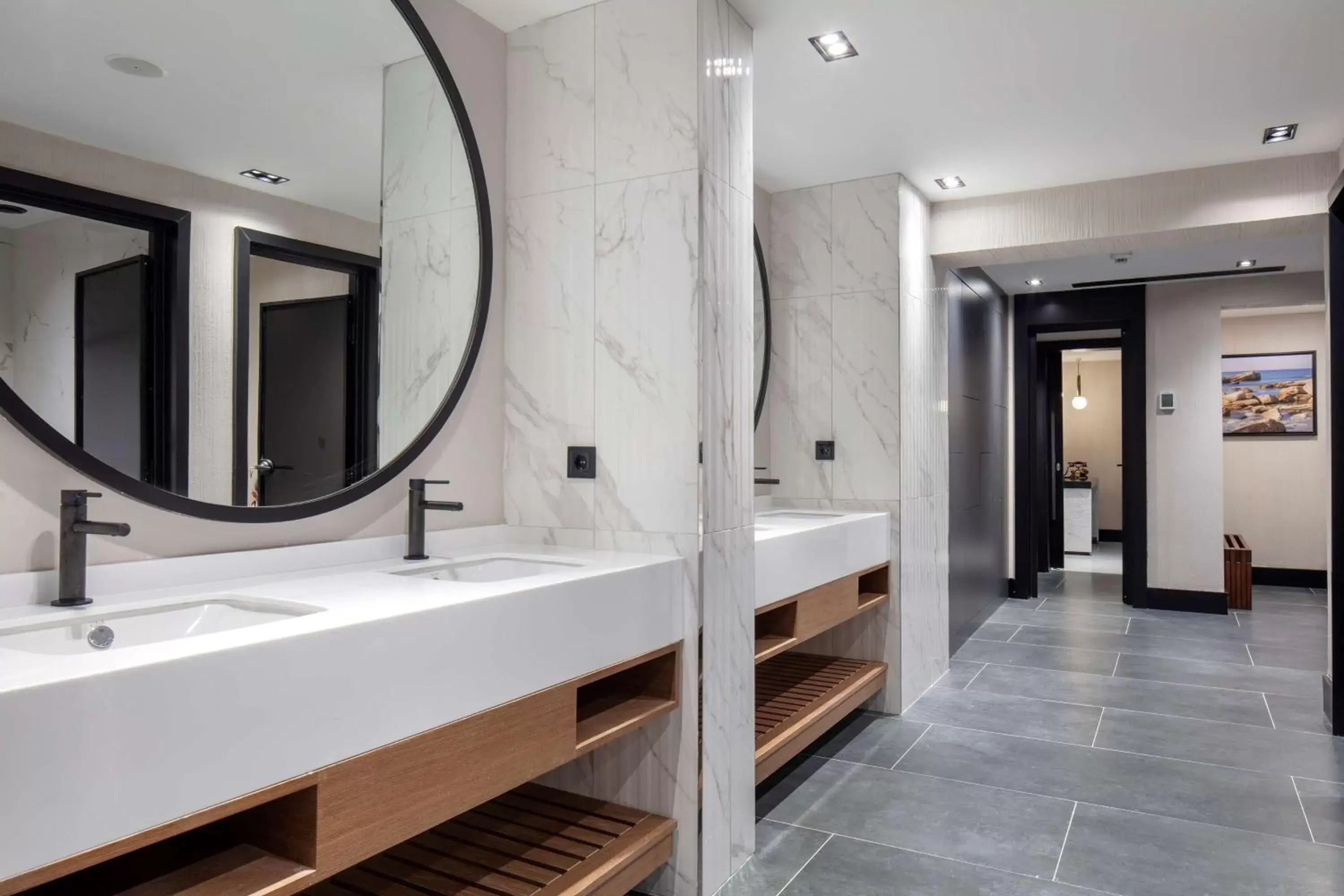Spa and wellness centre/facilities, Bathroom in Radisson Hotel Izmir Aliaga