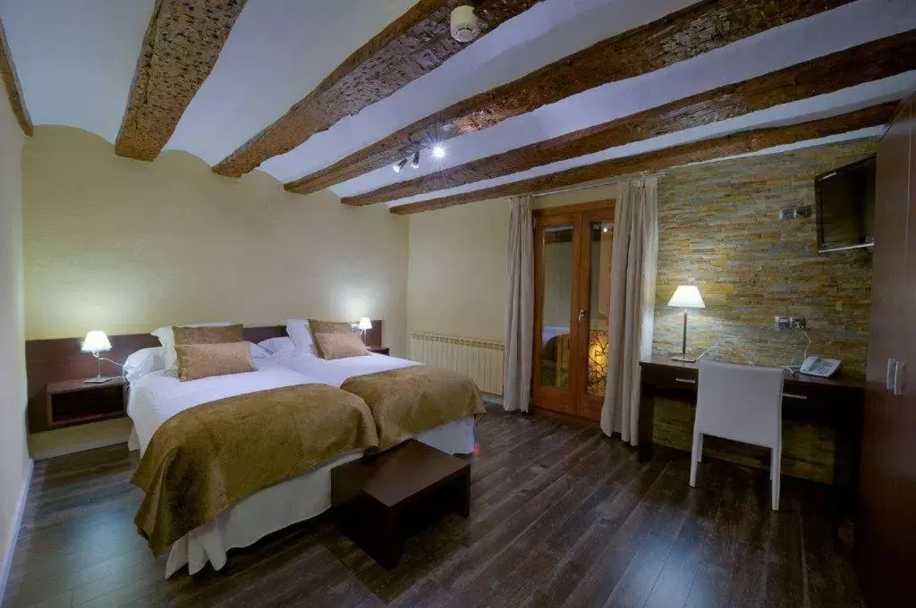Balcony/Terrace, Bed in Hotel Cotori