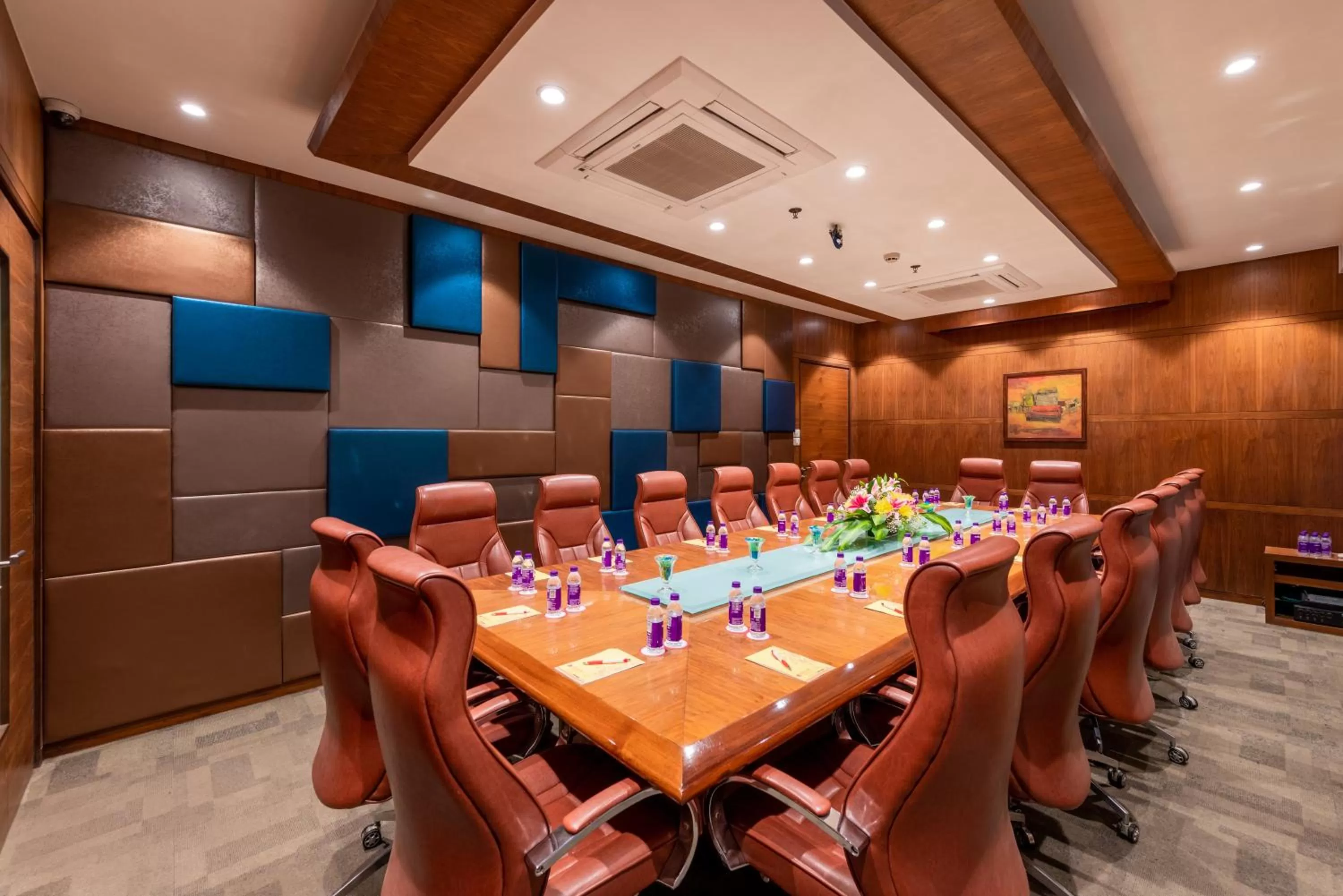 Banquet/Function facilities in Express Inn The Business Luxury Hotel