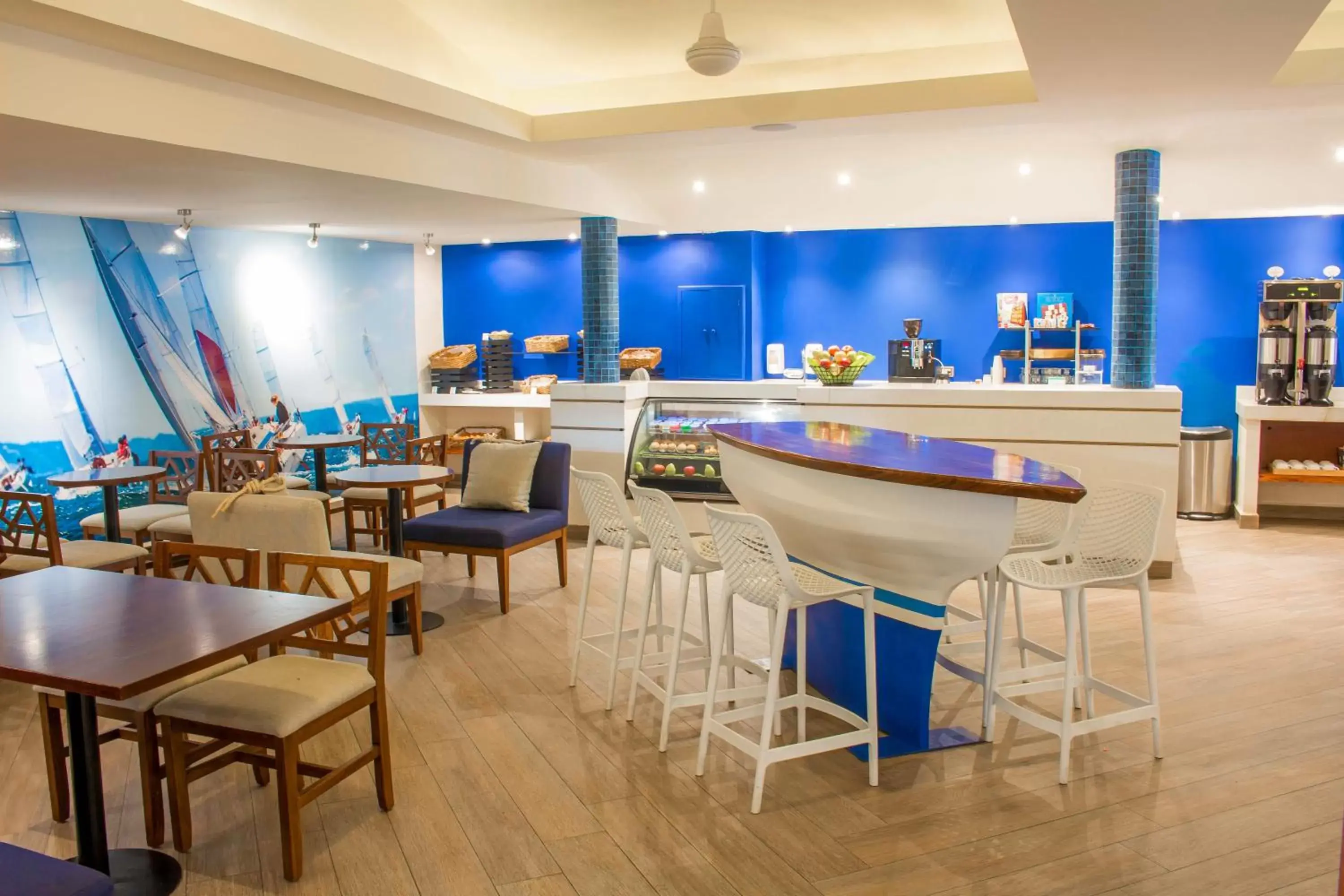 Coffee/tea facilities, Restaurant/Places to Eat in Plaza Pelicanos Club Beach Resort All Inclusive