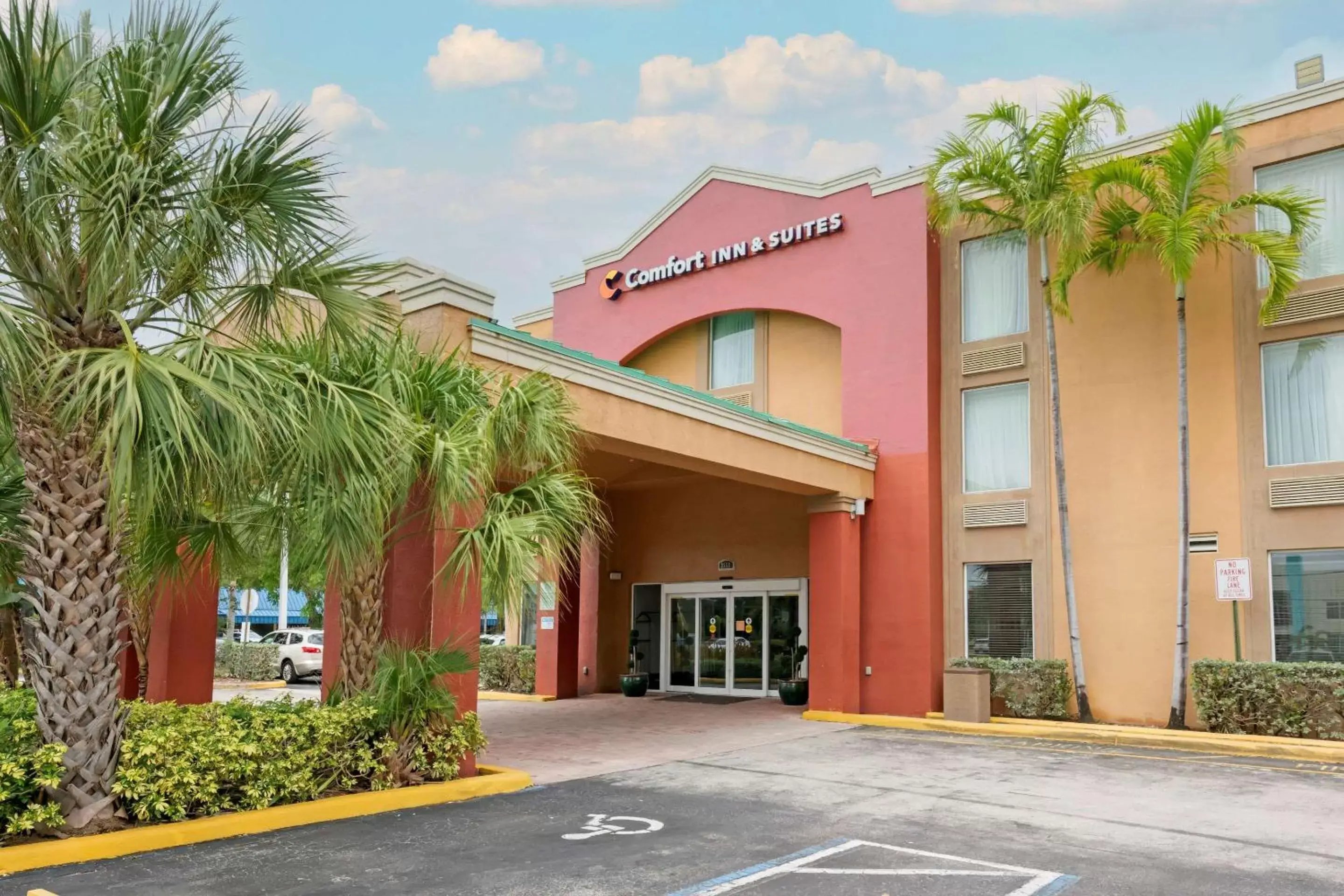Property Building in Comfort Inn & Suites Fort Lauderdale West Turnpike