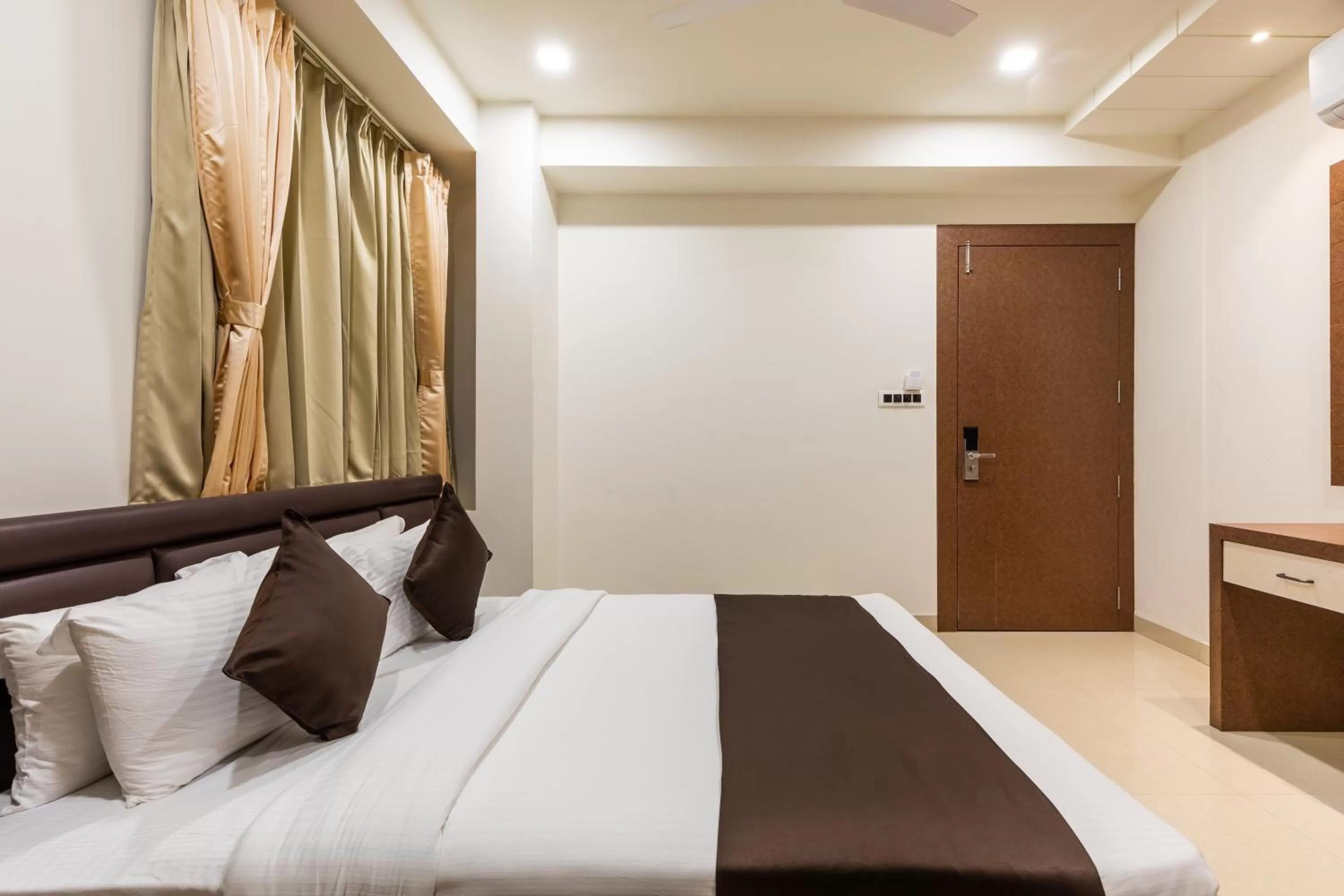 Bed in The Grand Shaurya