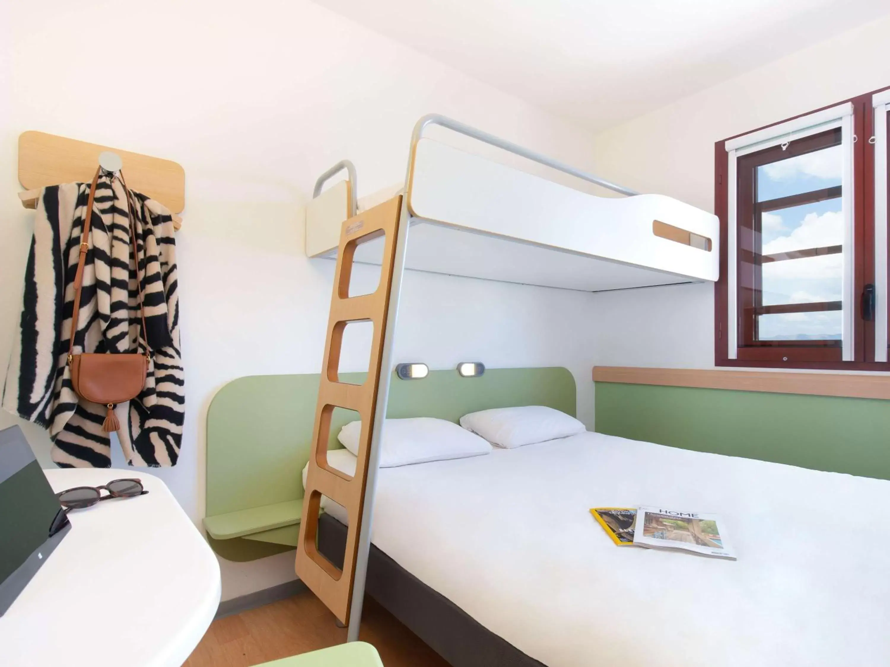 Bedroom, Bunk Bed in ibis budget Perpignan Centre