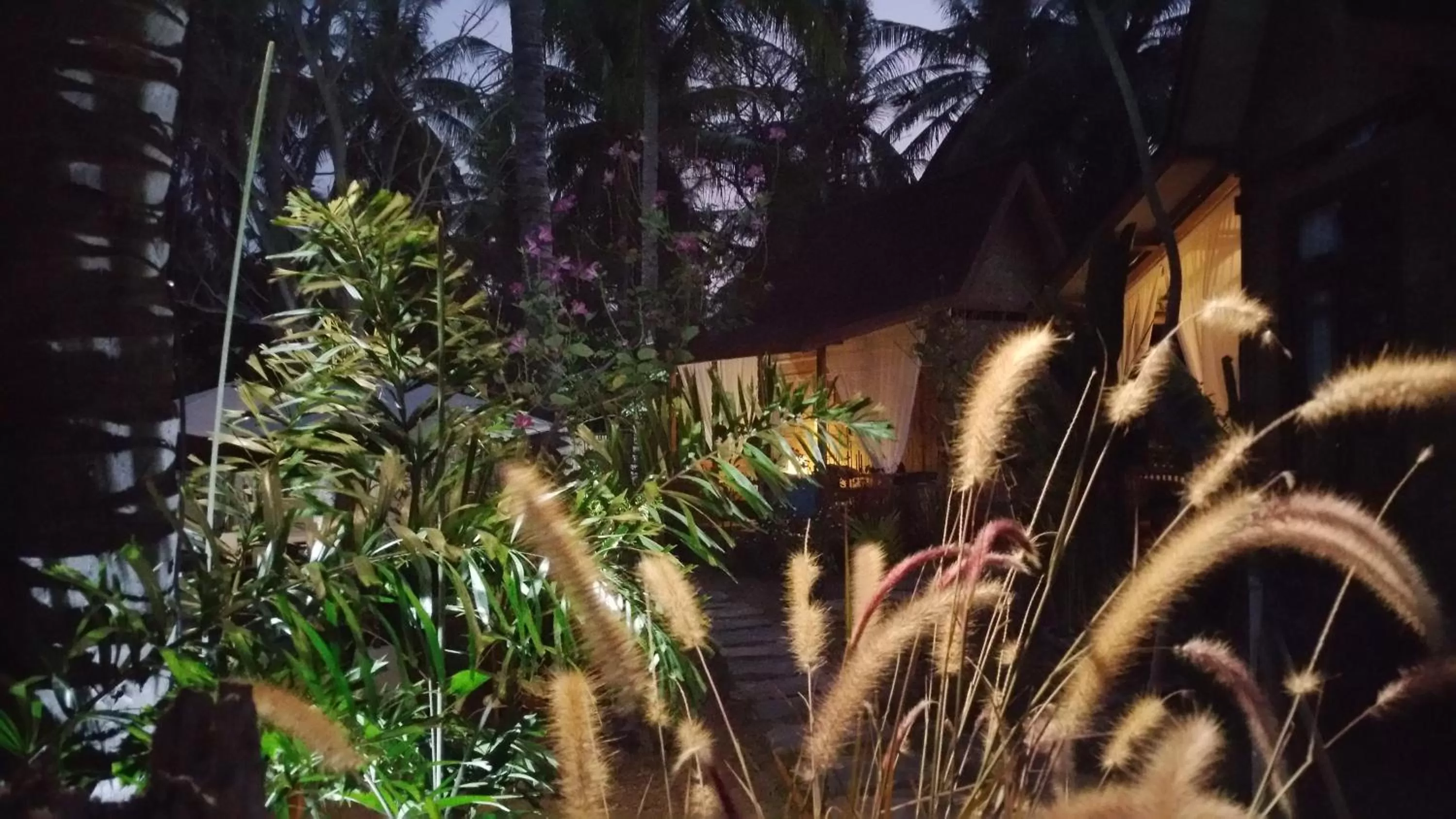 Garden in Villas Light House - Eco-Traditional Joglo